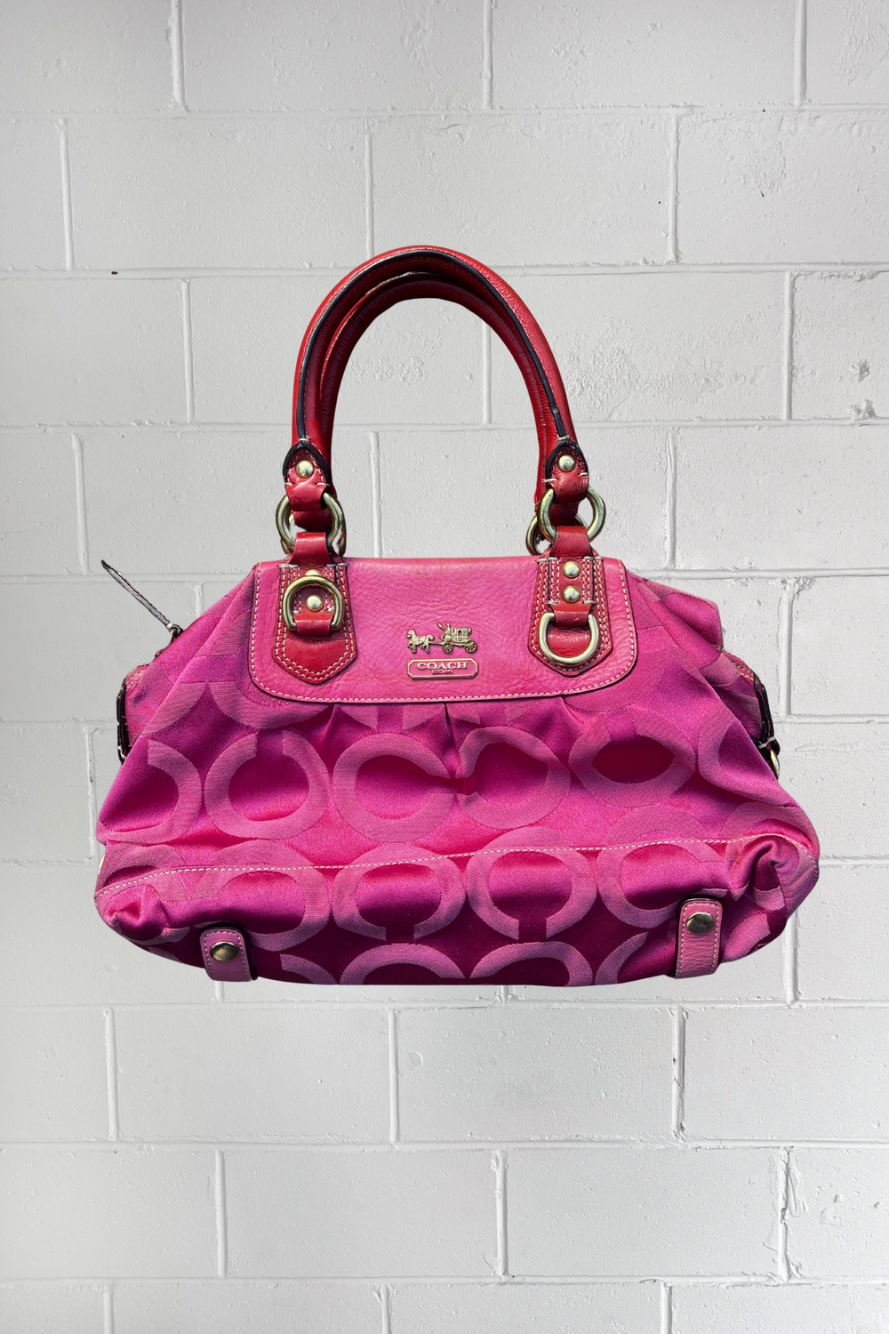 COACH hot pink monogram shoulder-bag + gold hardwear ★