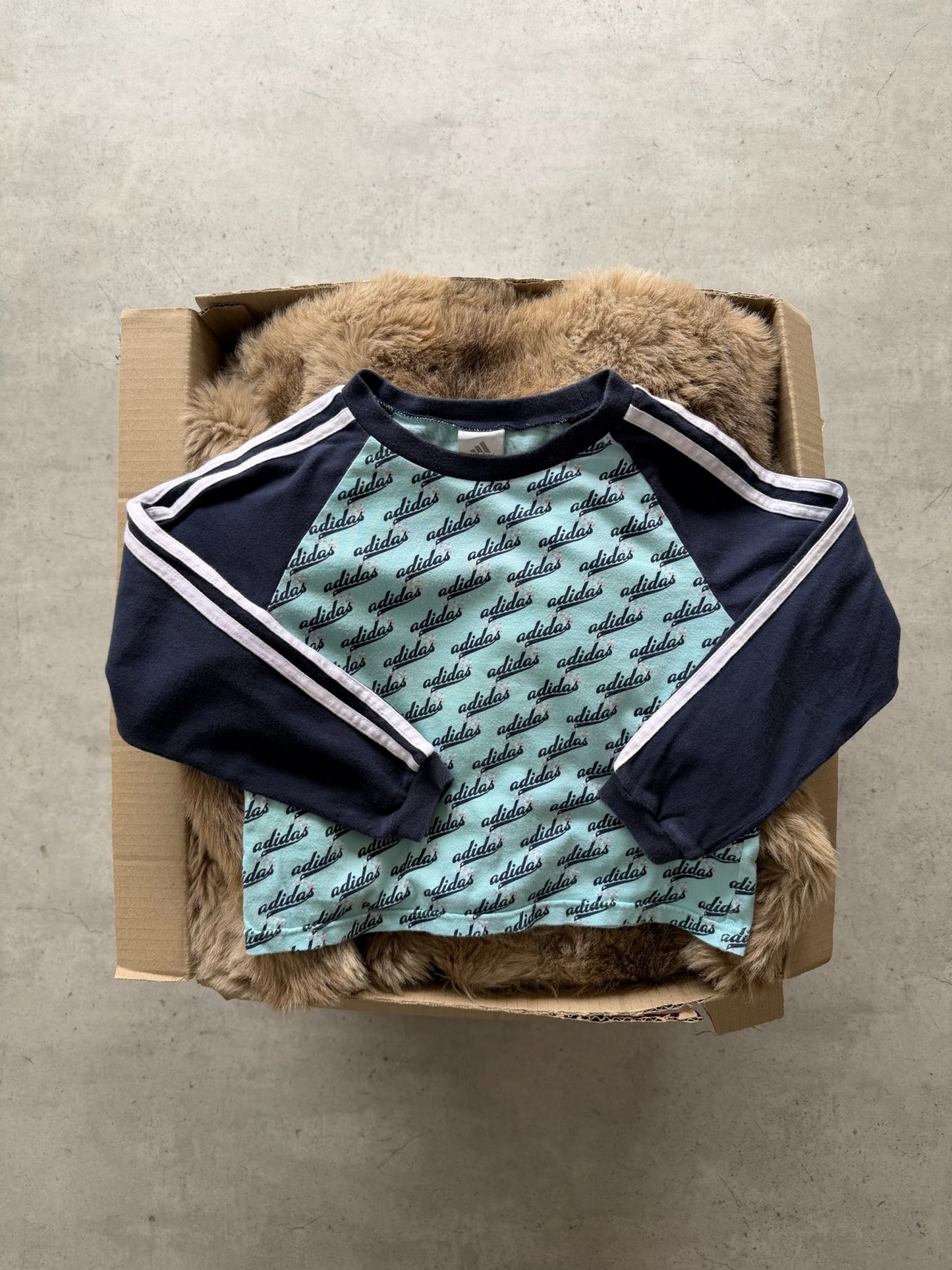 ADIDAS navy + blue graphic long sleeve ★ Size labelled small
