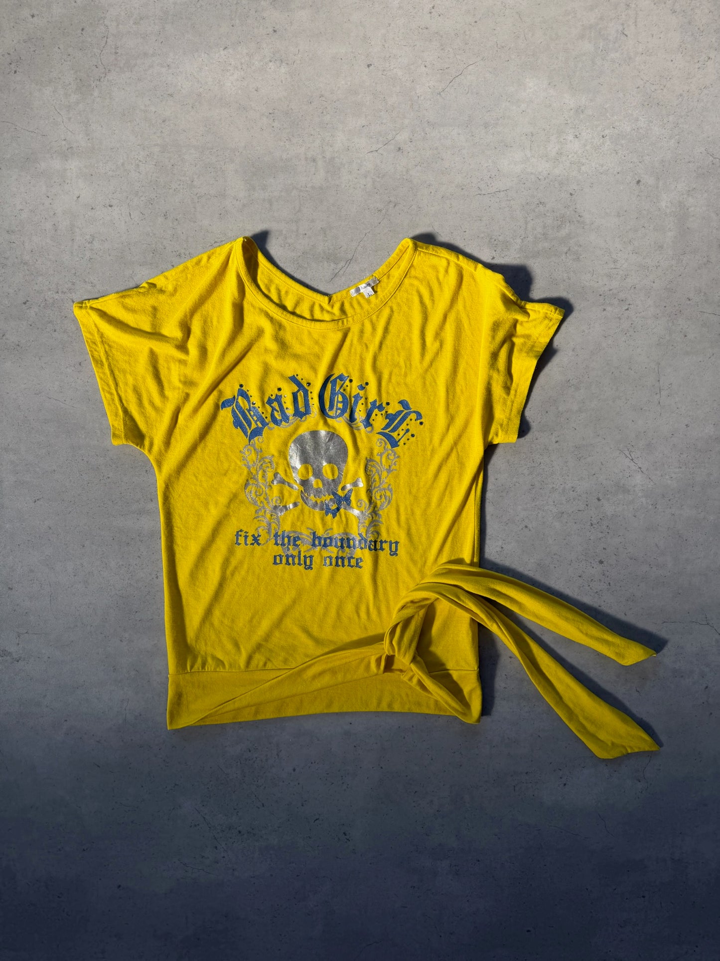 J-HONEY yellow + blue graphic top ★ Size labelled large