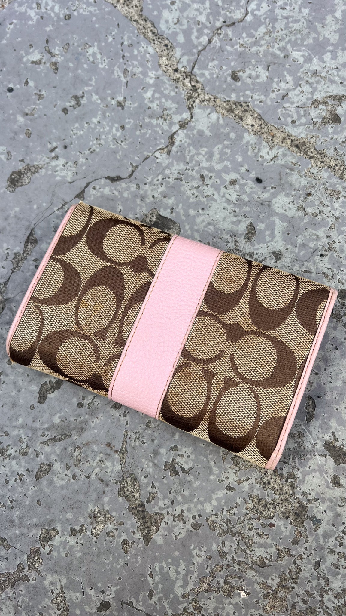 COACH authentic monogram purse - Baby pink