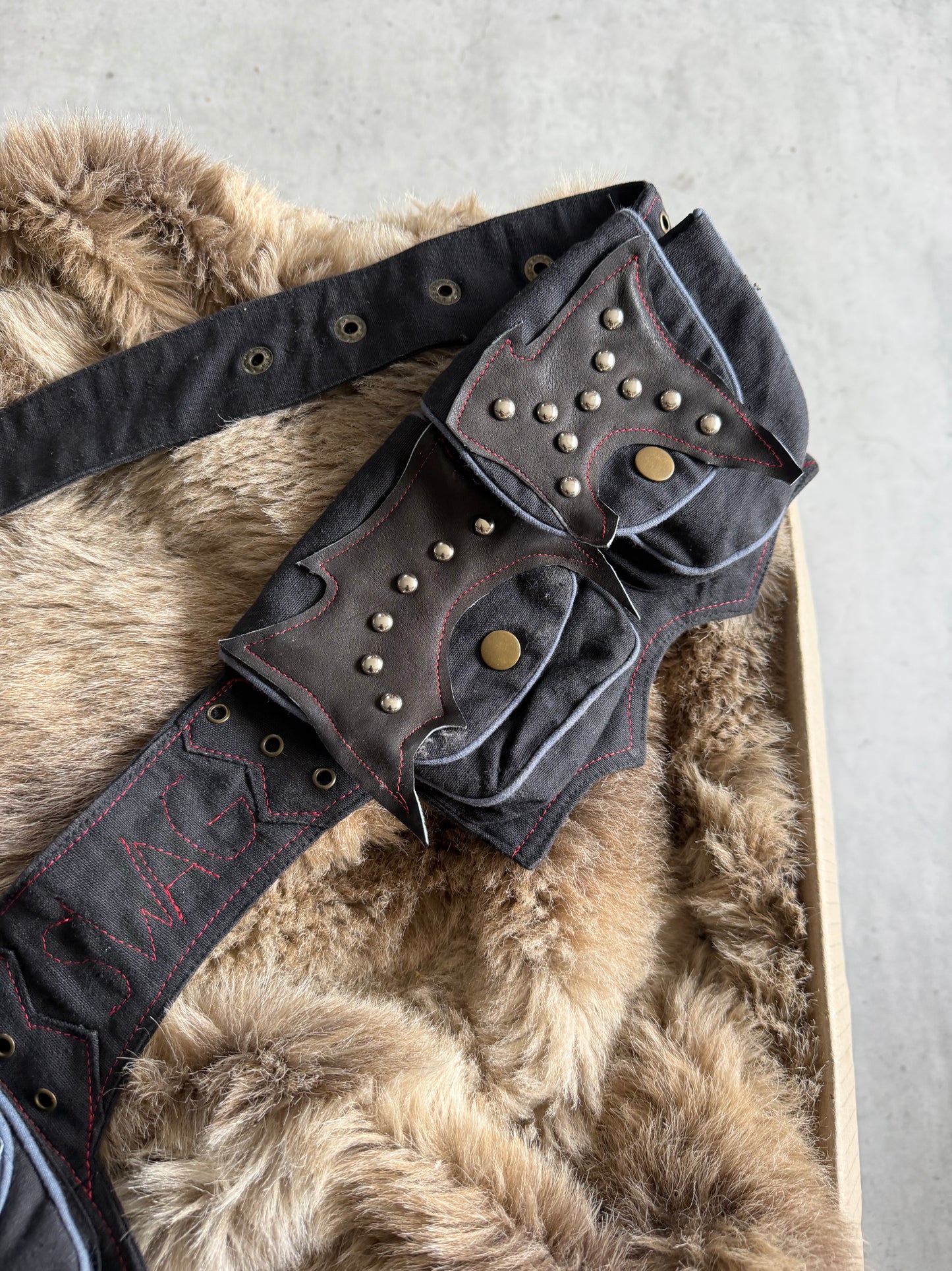 SWAG black + red festival belt bag ★