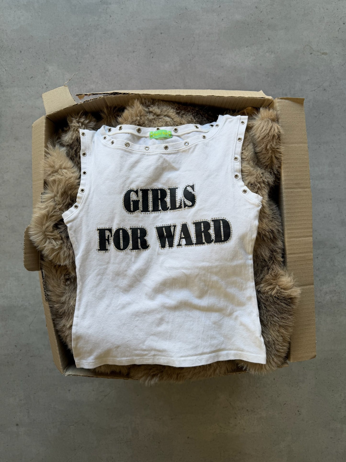 White "girls for ward" graphic tank ★ Size est small/medium