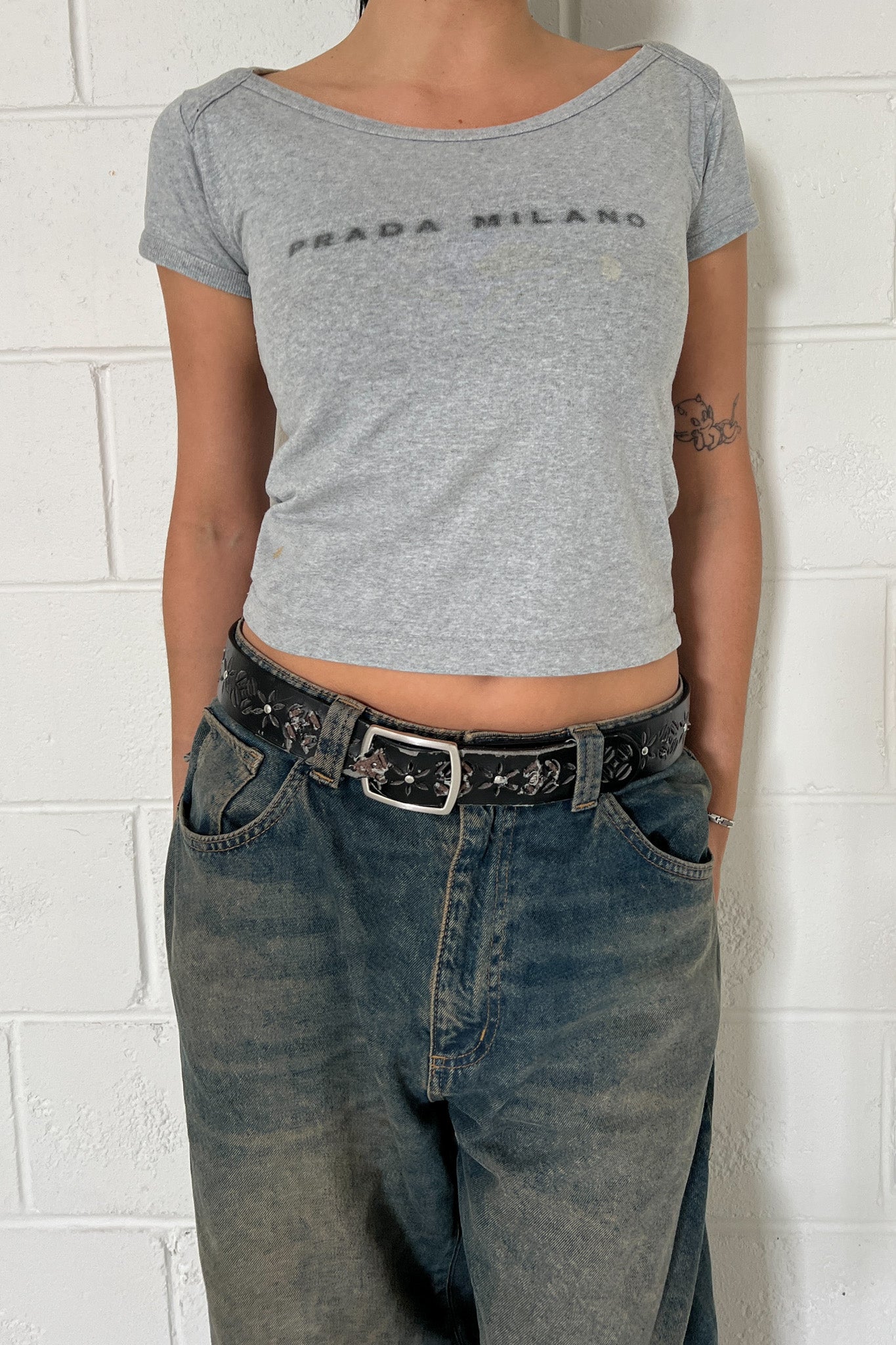 PRADA BL grey baby tee ★ Estimated small