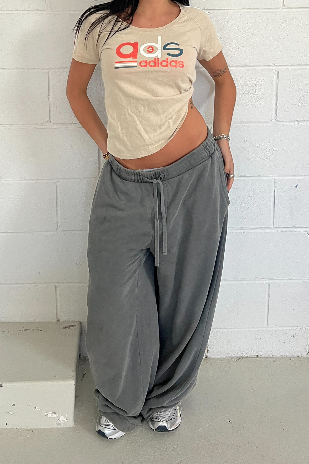 ADIDAS vintage beige tee