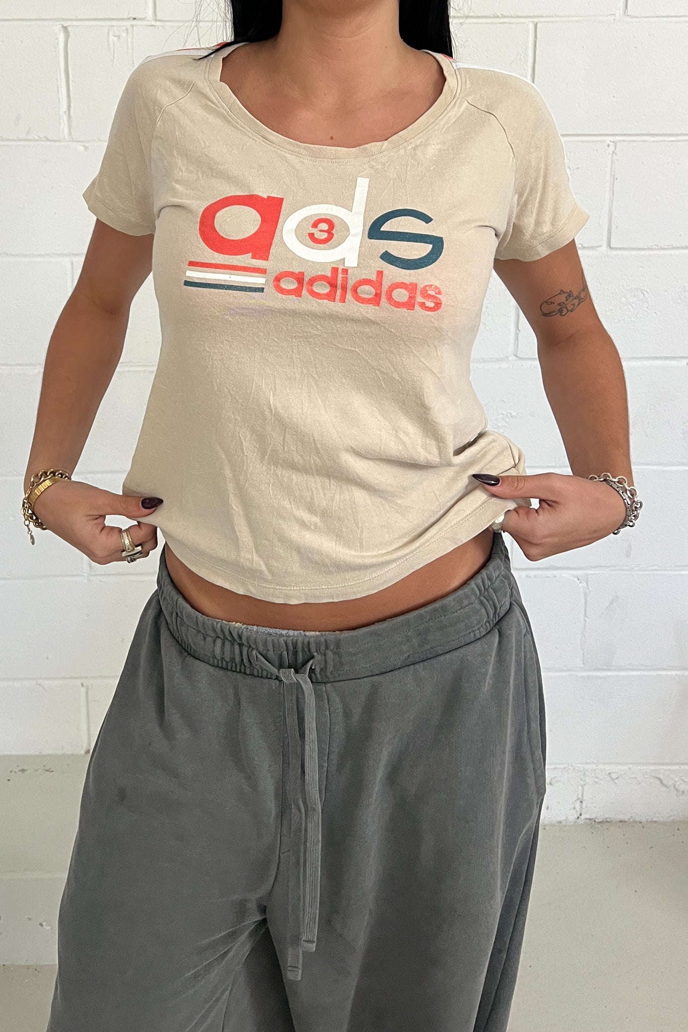 ADIDAS vintage beige tee