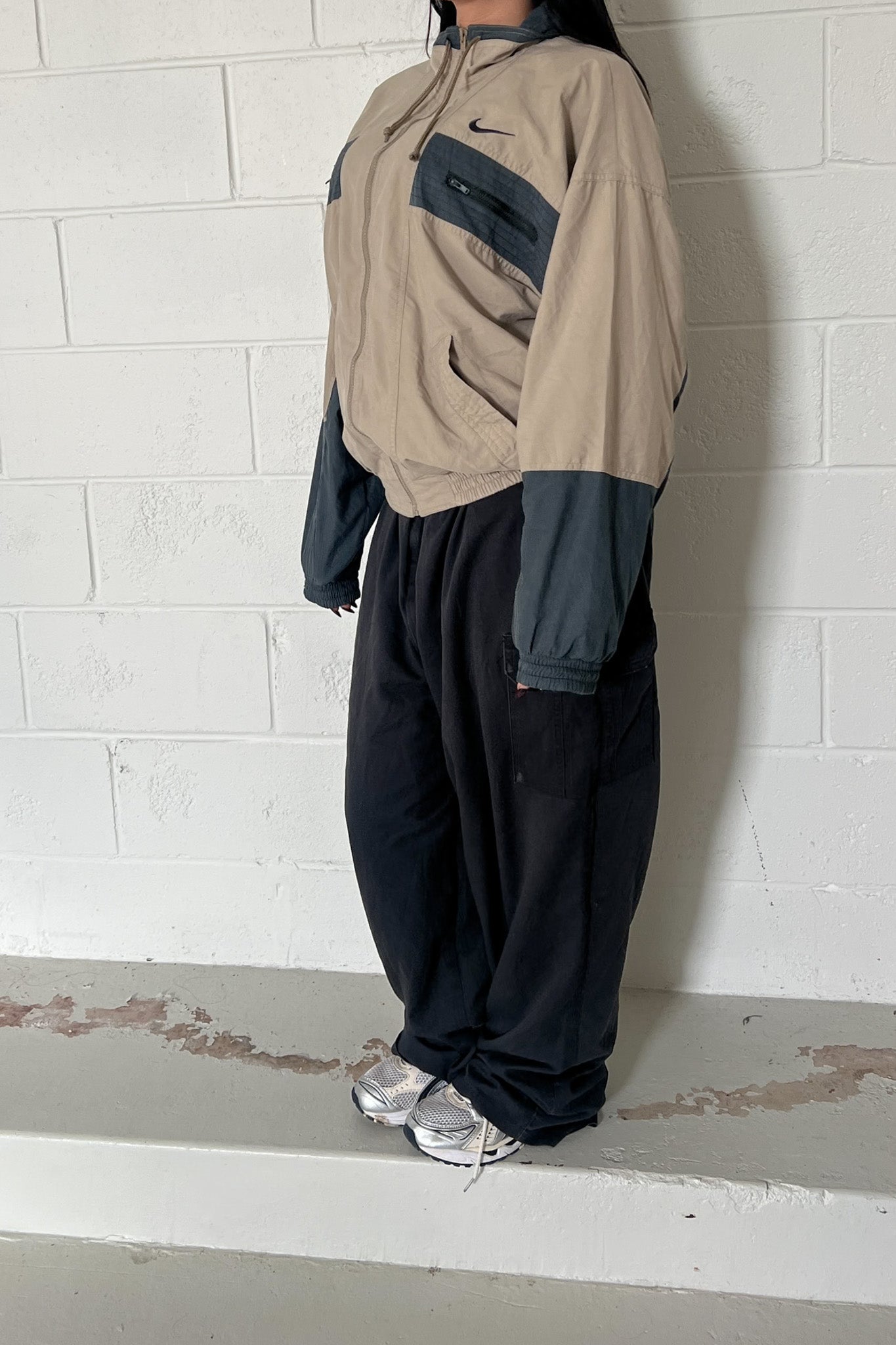 NIKE khaki windbreaker