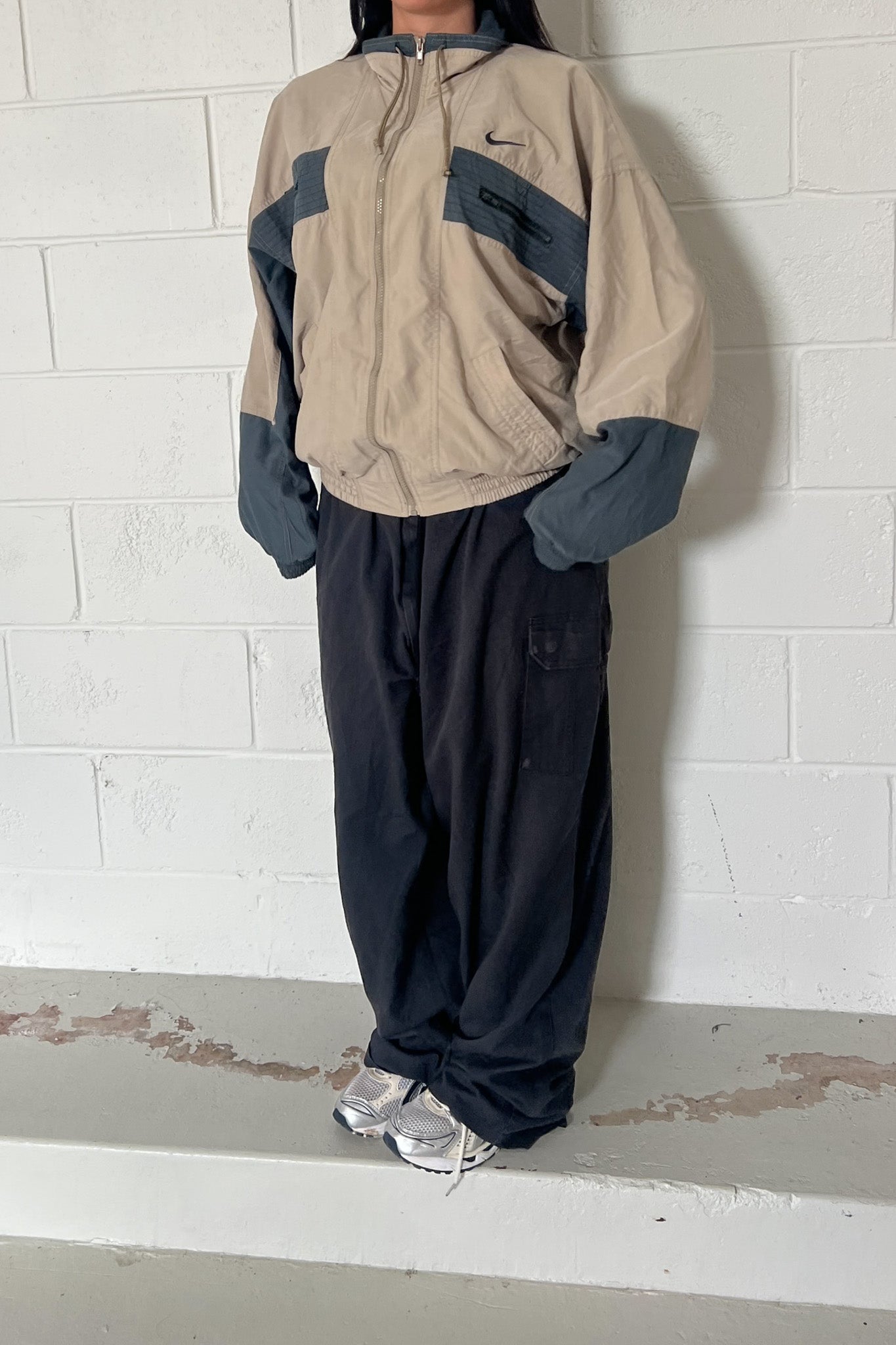 NIKE khaki windbreaker