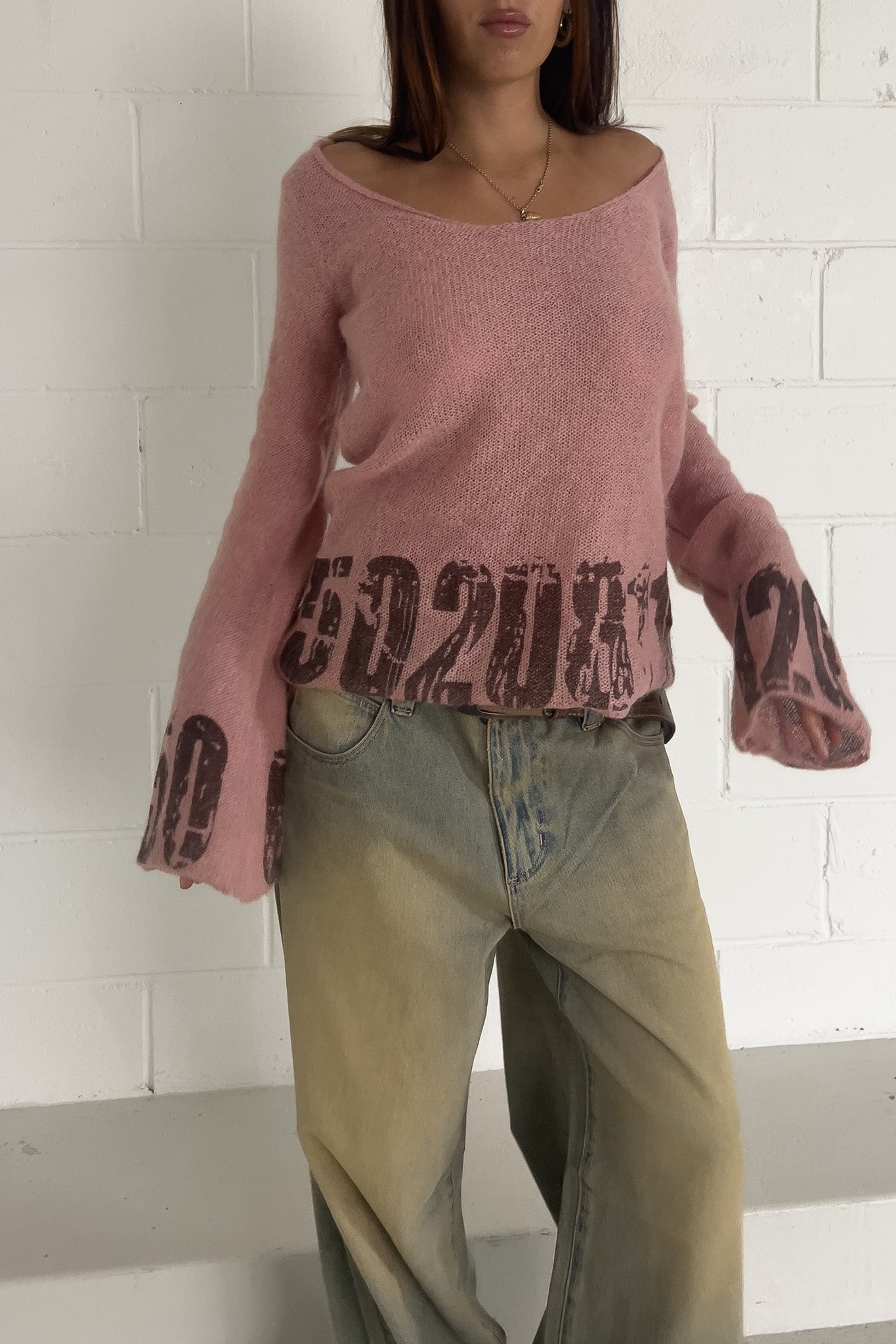 Pink knit graphic top ★ Size small