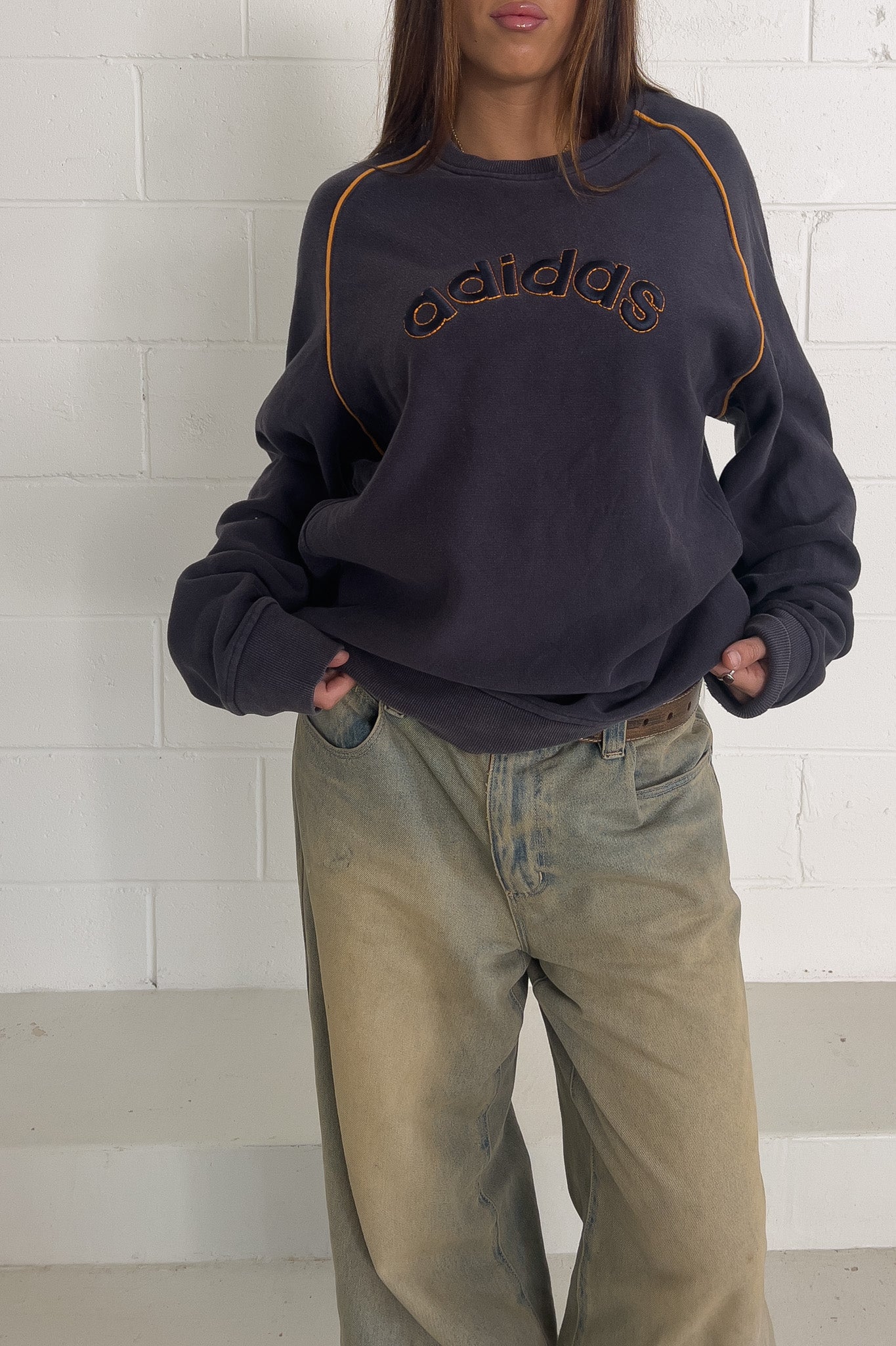 ADIDAS spellout crewneck ★ Size XL