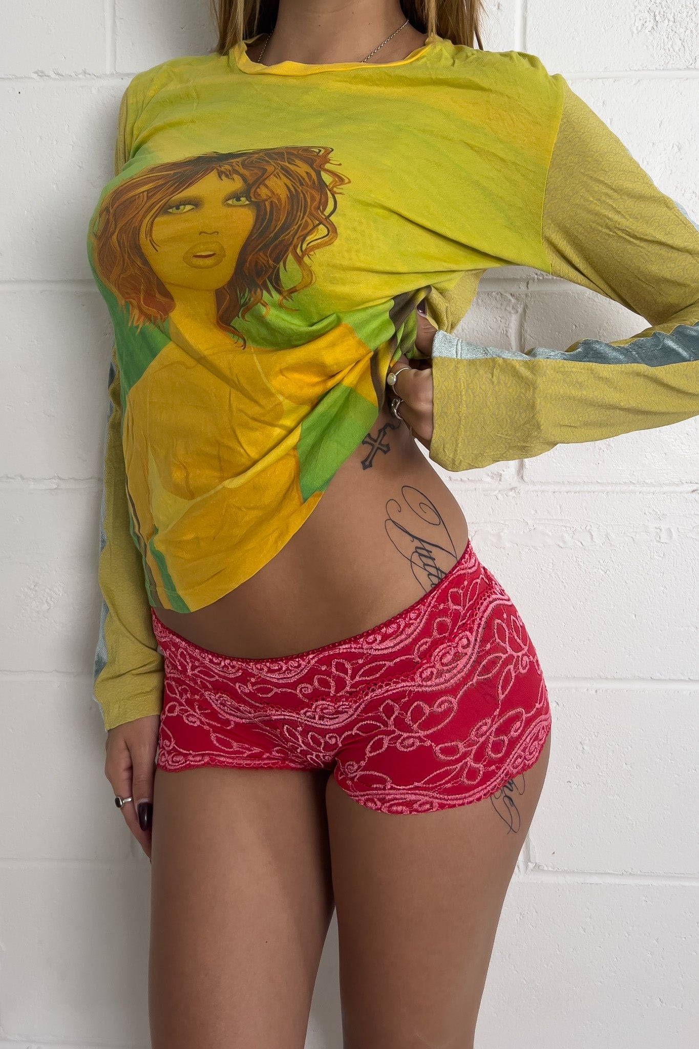 Graphic portrait longsleeve ★ Size estimated large