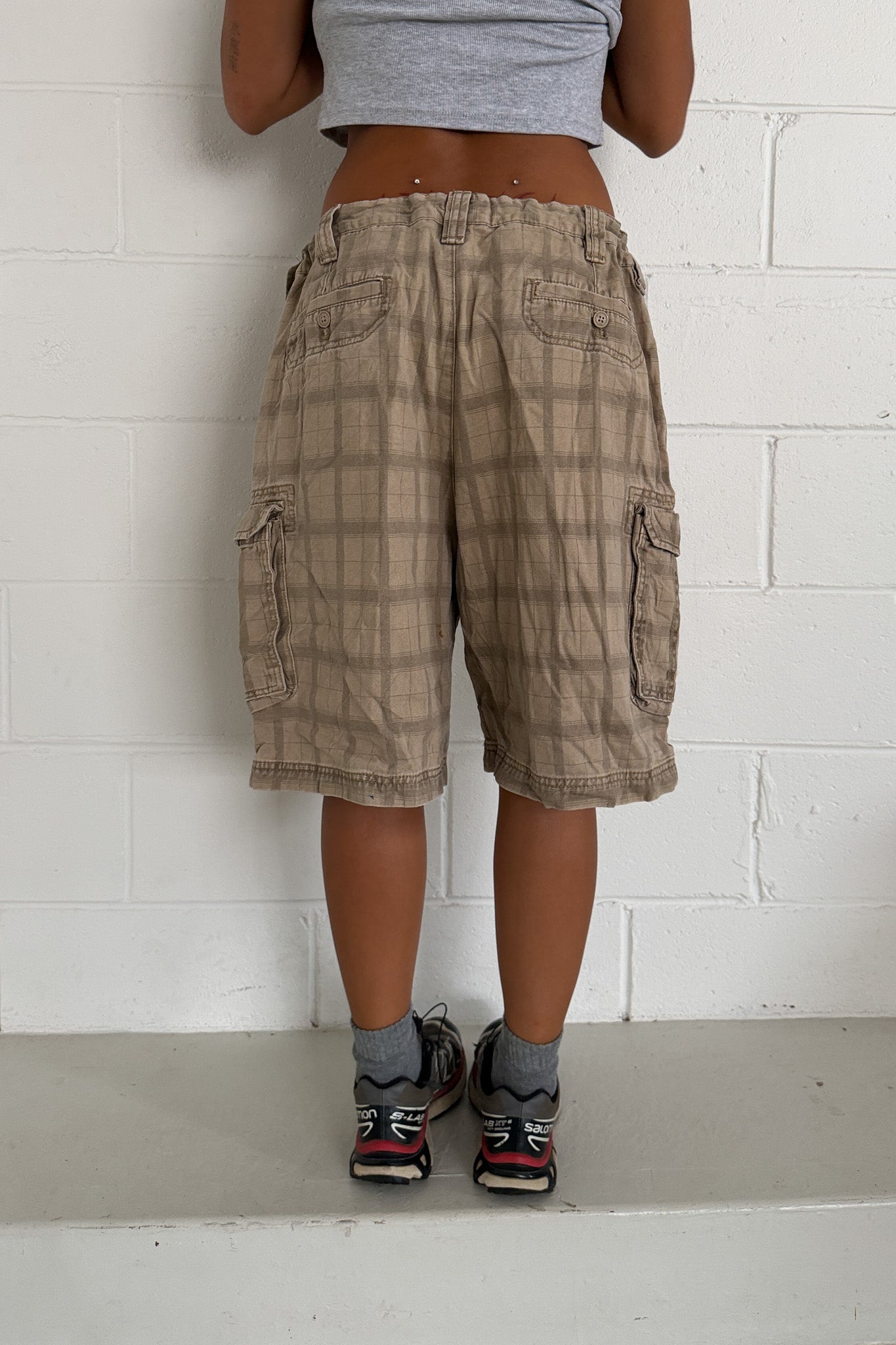 IZOD brown plaid shorts ★ One size adjustable waist