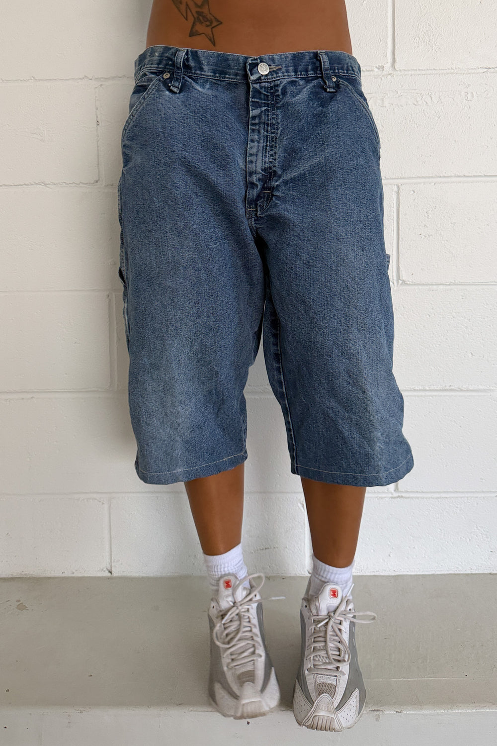 WRANGLER dark denim shorts ★ SIZE 34 X 30