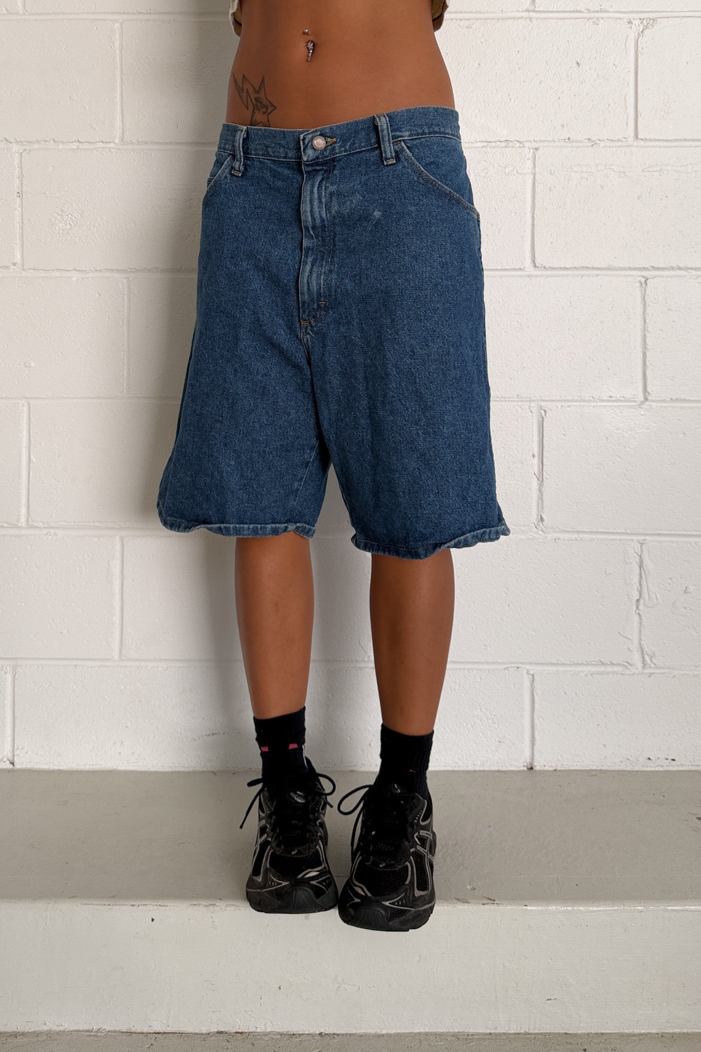 WRANGLER dark denim shorts ★ Estimated medium