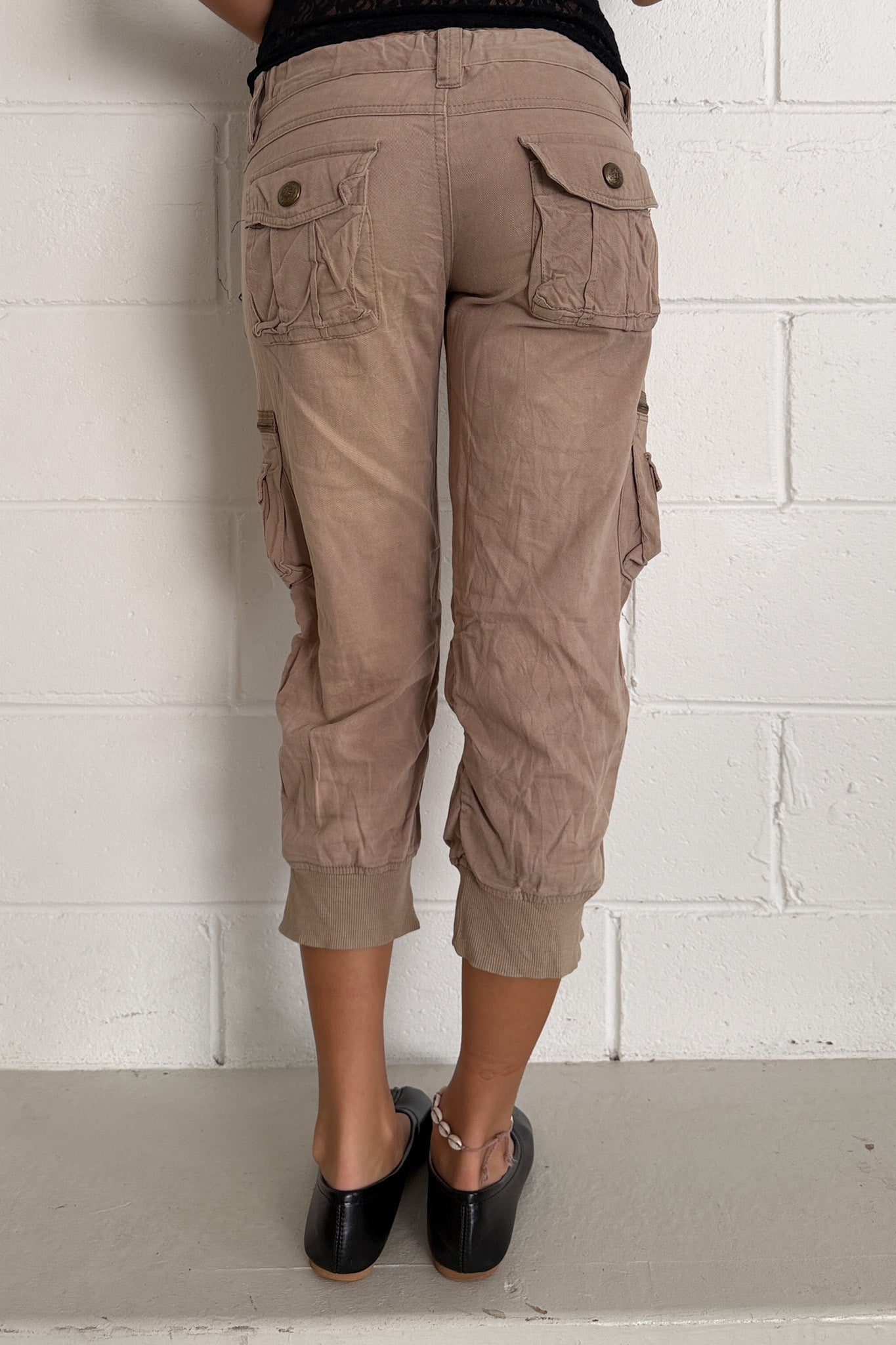 OZOC beige capris ★ Size est small