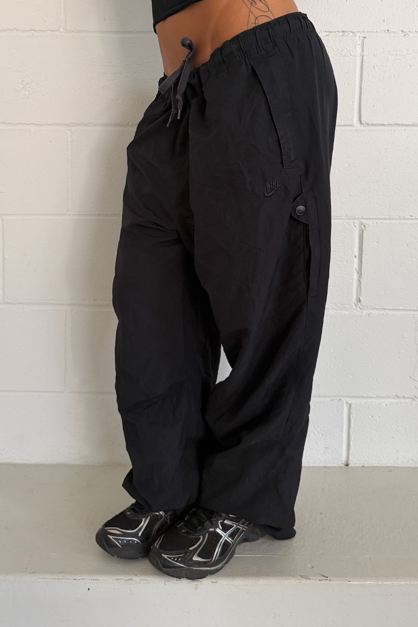 NIKE black side button track pants ★ Size small-large