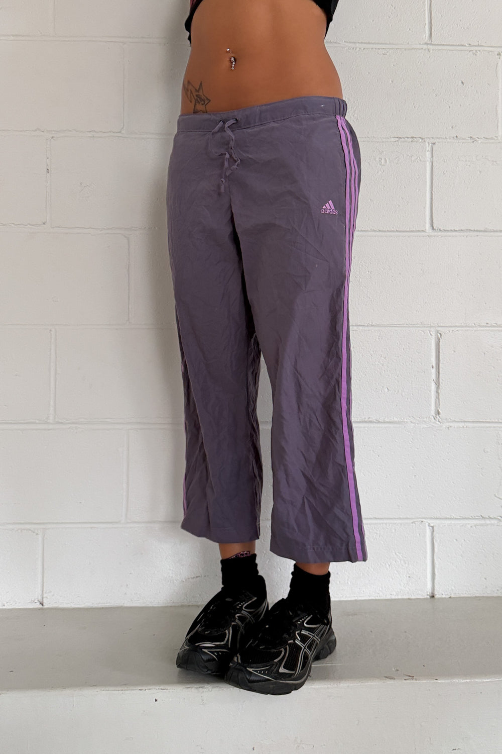 ADIDAS purple two tone capris ★ Size est medium