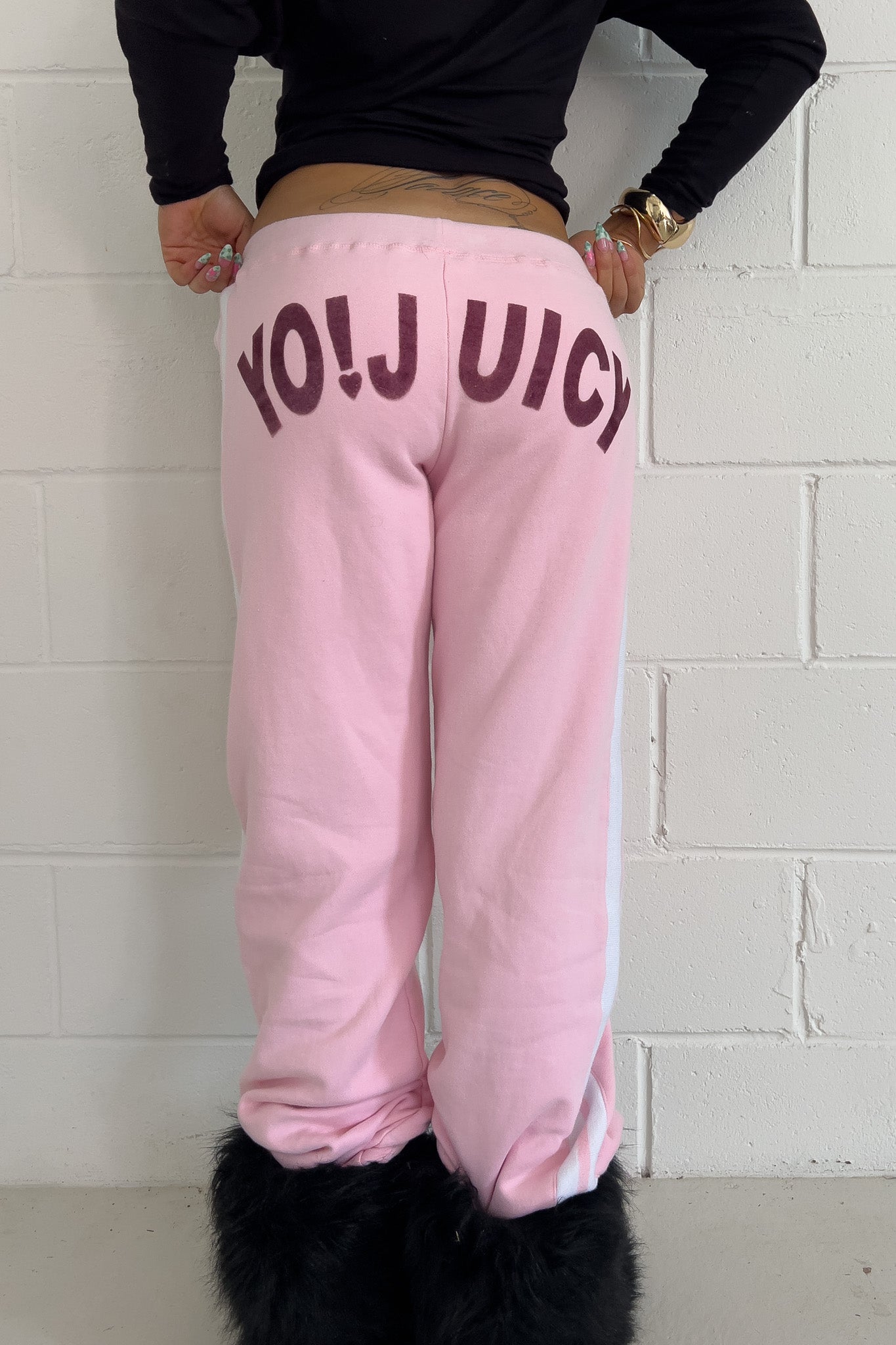 JUICY COUTURE pink + white stripe track pants ★ Size large