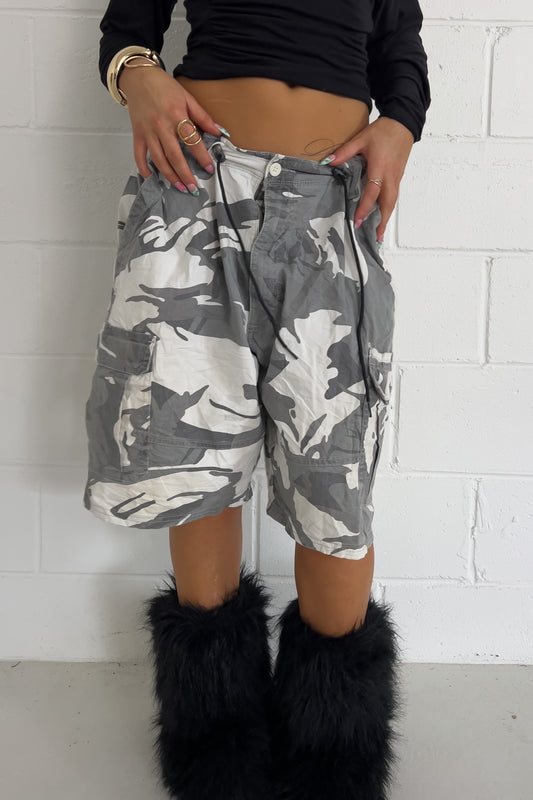 WRANGLER grey + white camo shorts ★ One size (Adjustable drawstring)