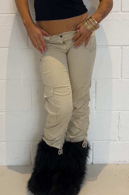 Light beige capris ★ Size labelled small