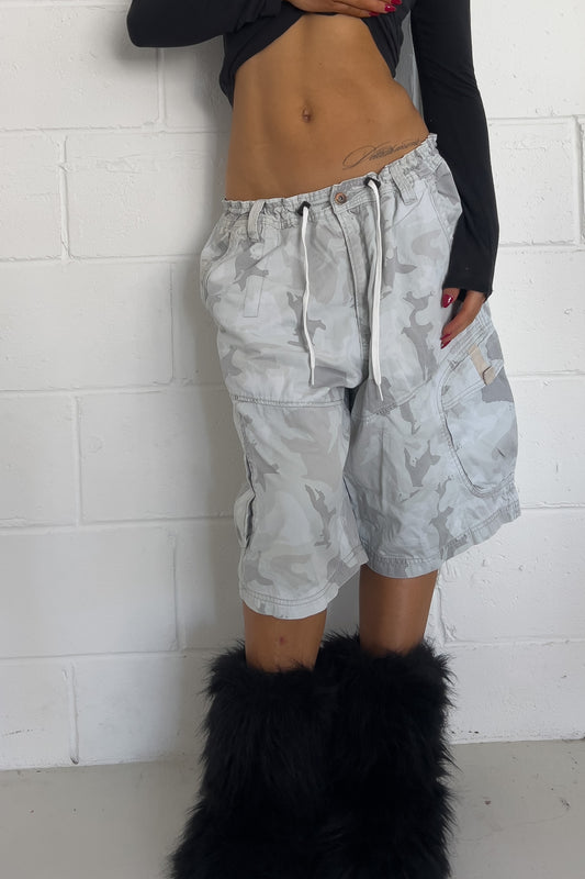 NEXT ISSUE white camo shorts ★ One size (Adjustable drawstring)