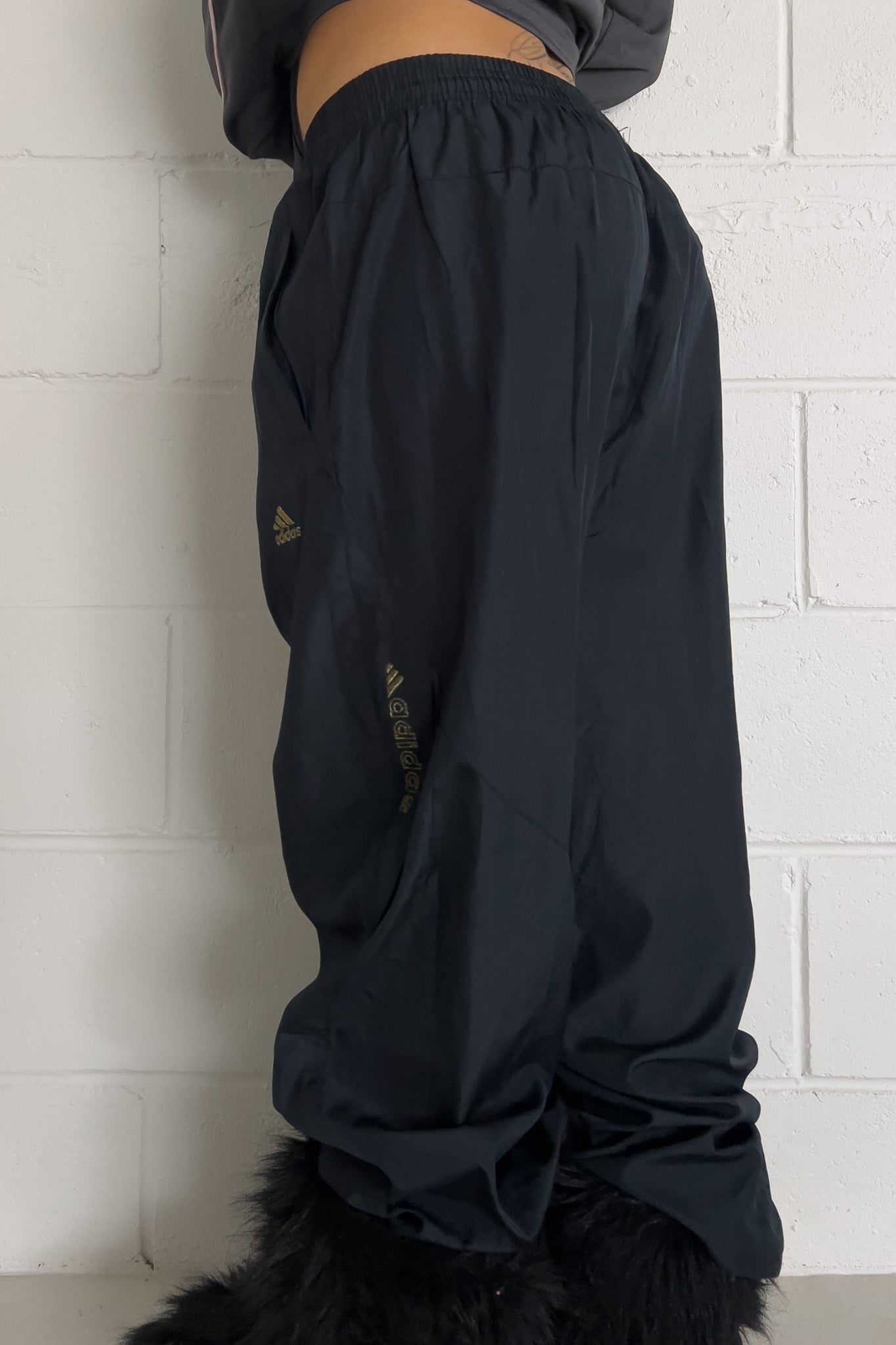 ADIDAS Black + gold track pants ★ Size est small ( drawstrings)