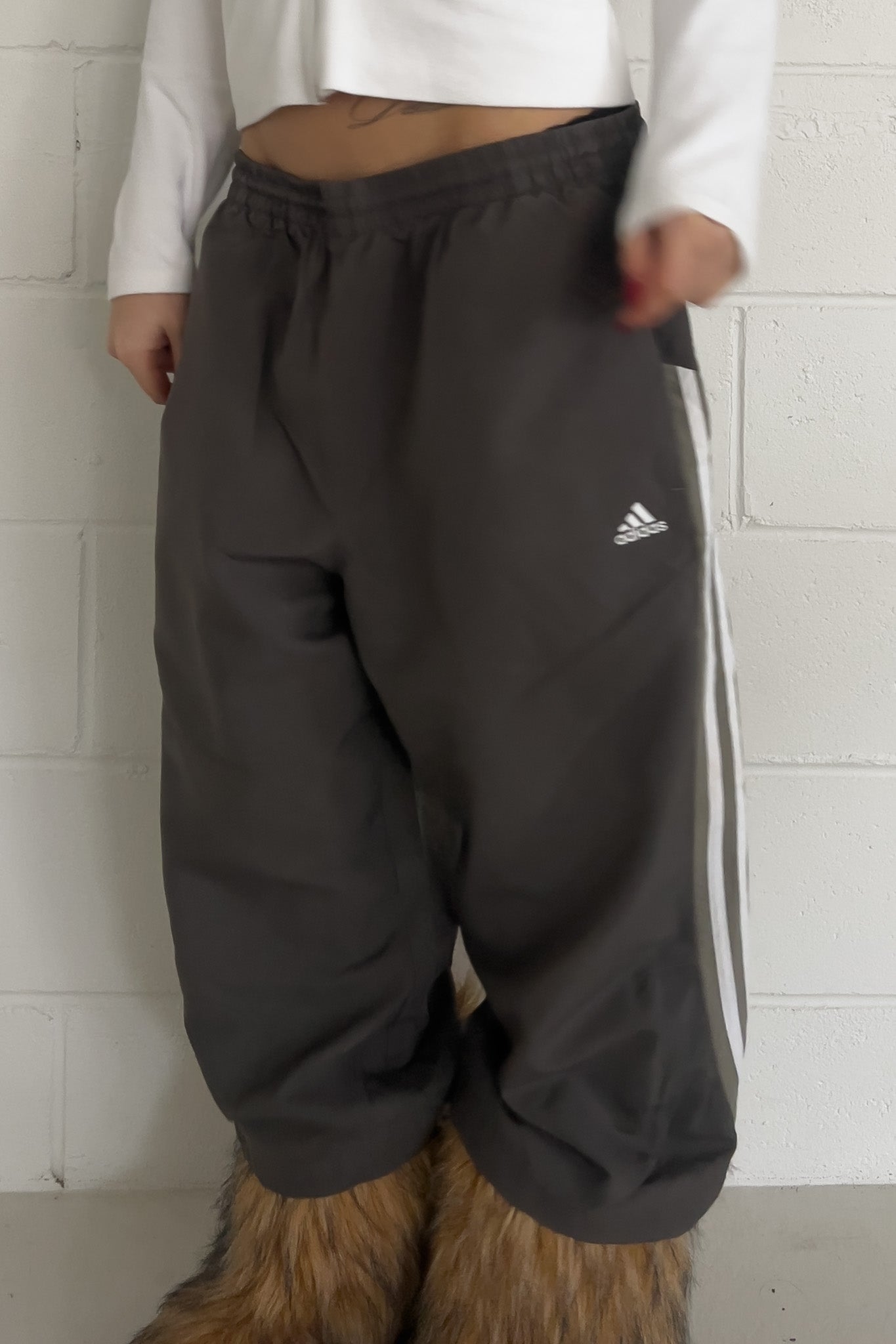 ADIDAS khaki + white track capris ★ Size labelled large(drawstrings)