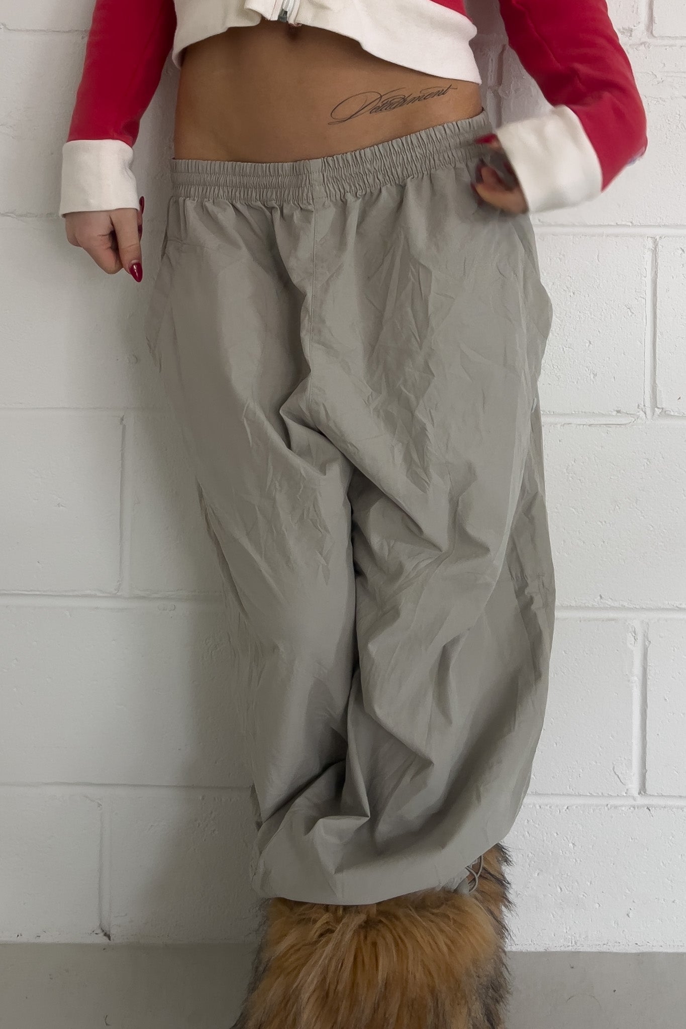 ADIDAS beige track capris ★ Size labelled Xlarge