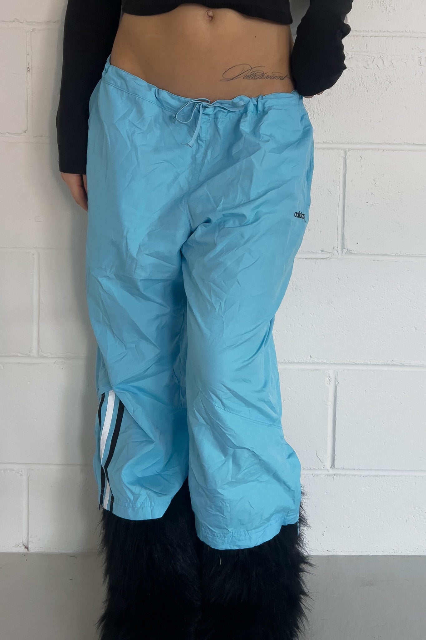 ADIDAS light blue track capris ★ Size labelled large