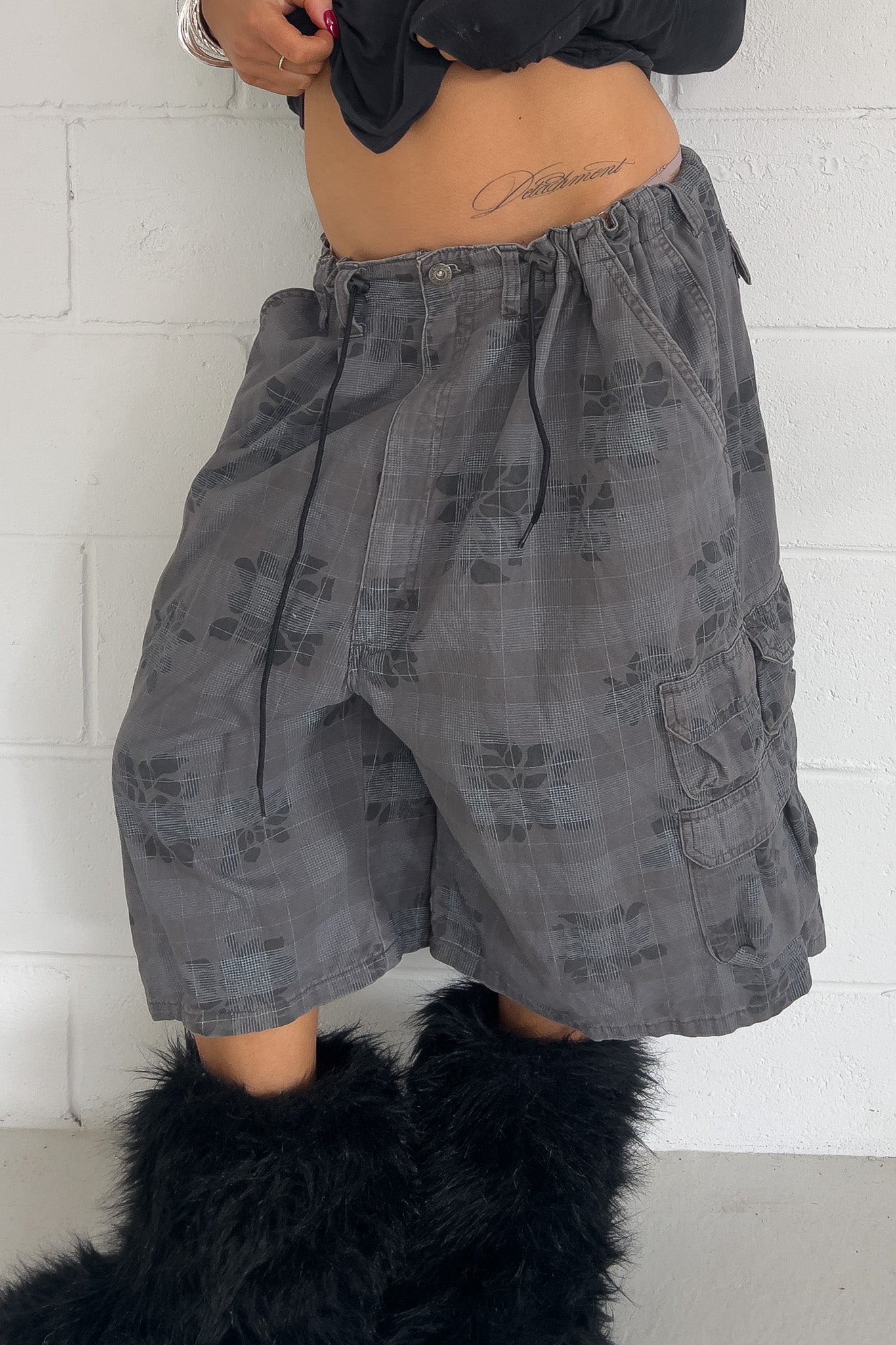 WRANGLER grey flower plaid shorts ★ One size adjustable waist