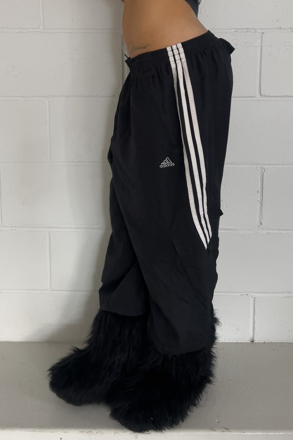 ADIDAS black + white track capris ★ Size labelled xlarge