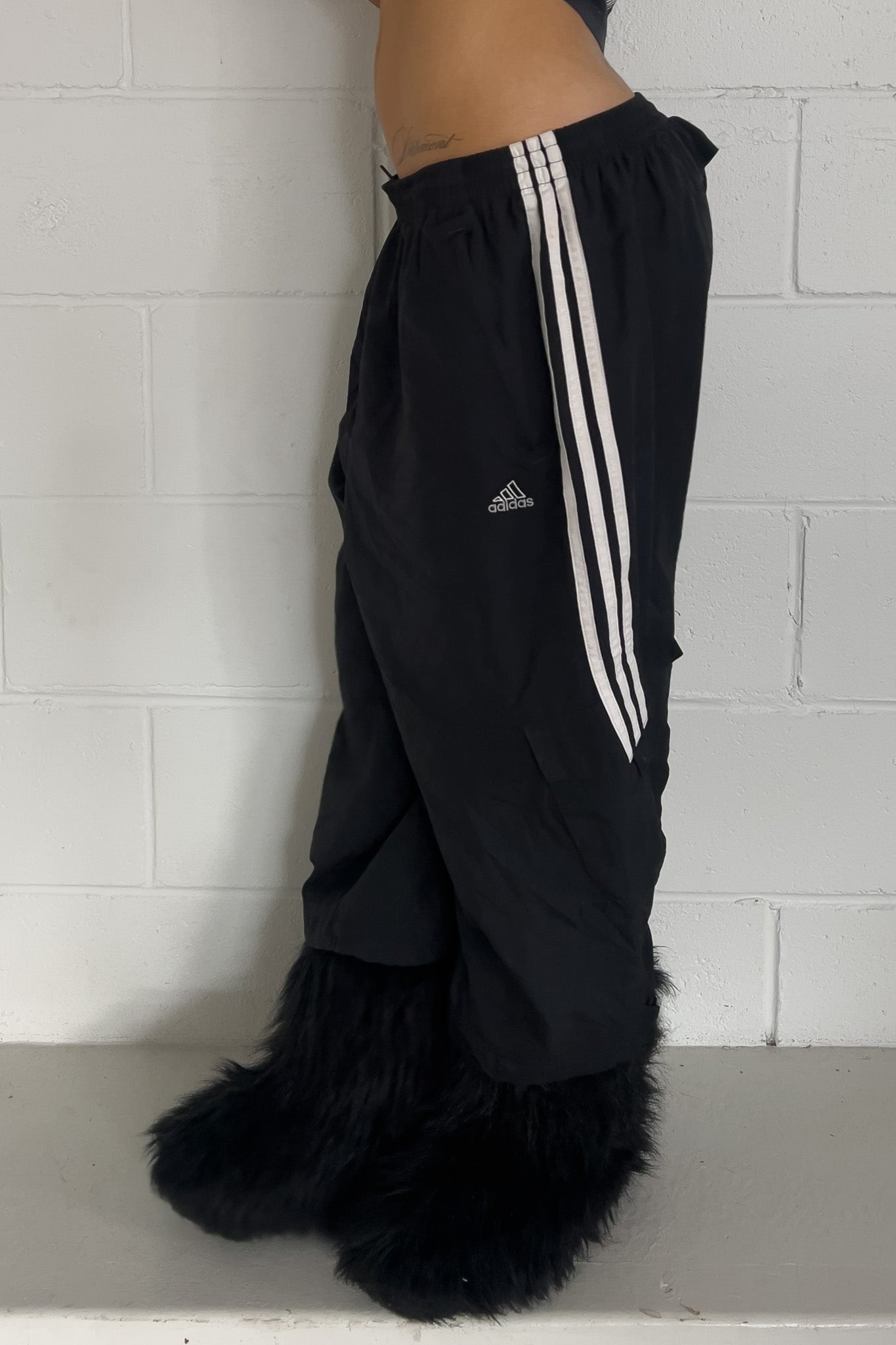ADIDAS black + white track capris ★ Size labelled xlarge