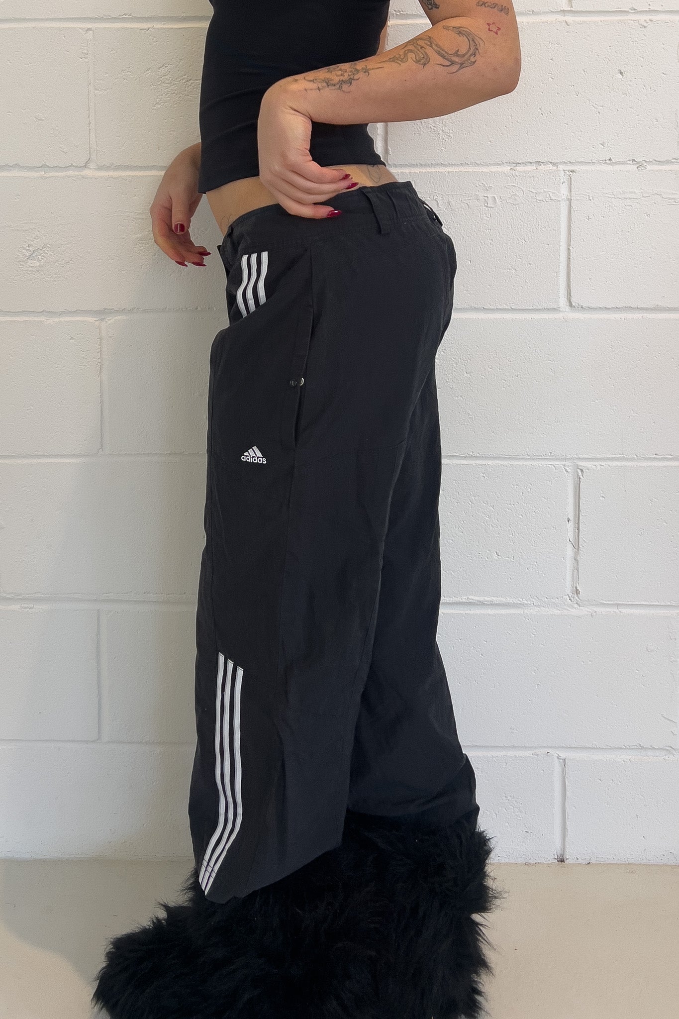 ADIDAS black + white track capris ★ Size labelled medium