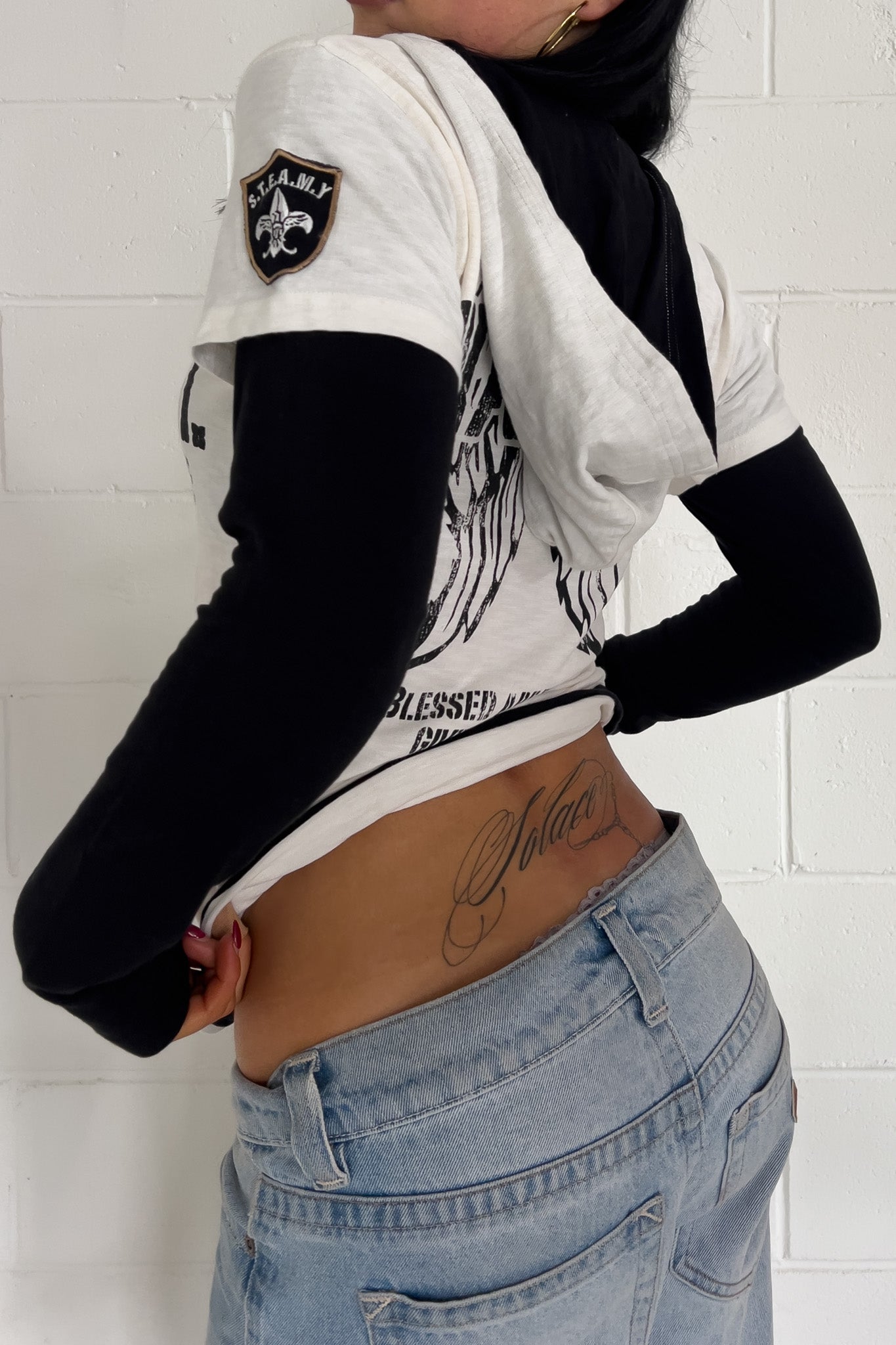 GALYGE white + black graphic hooded long sleeve ★ Size labelled large
