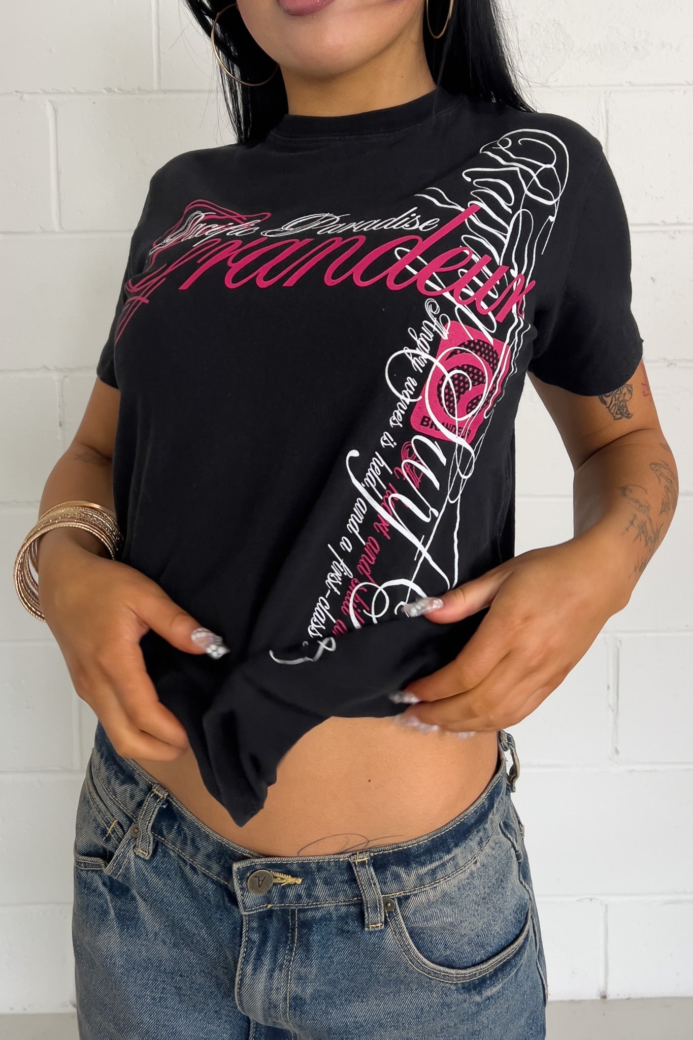 DH black + red graphic cursive tee ★ Size labelled medium