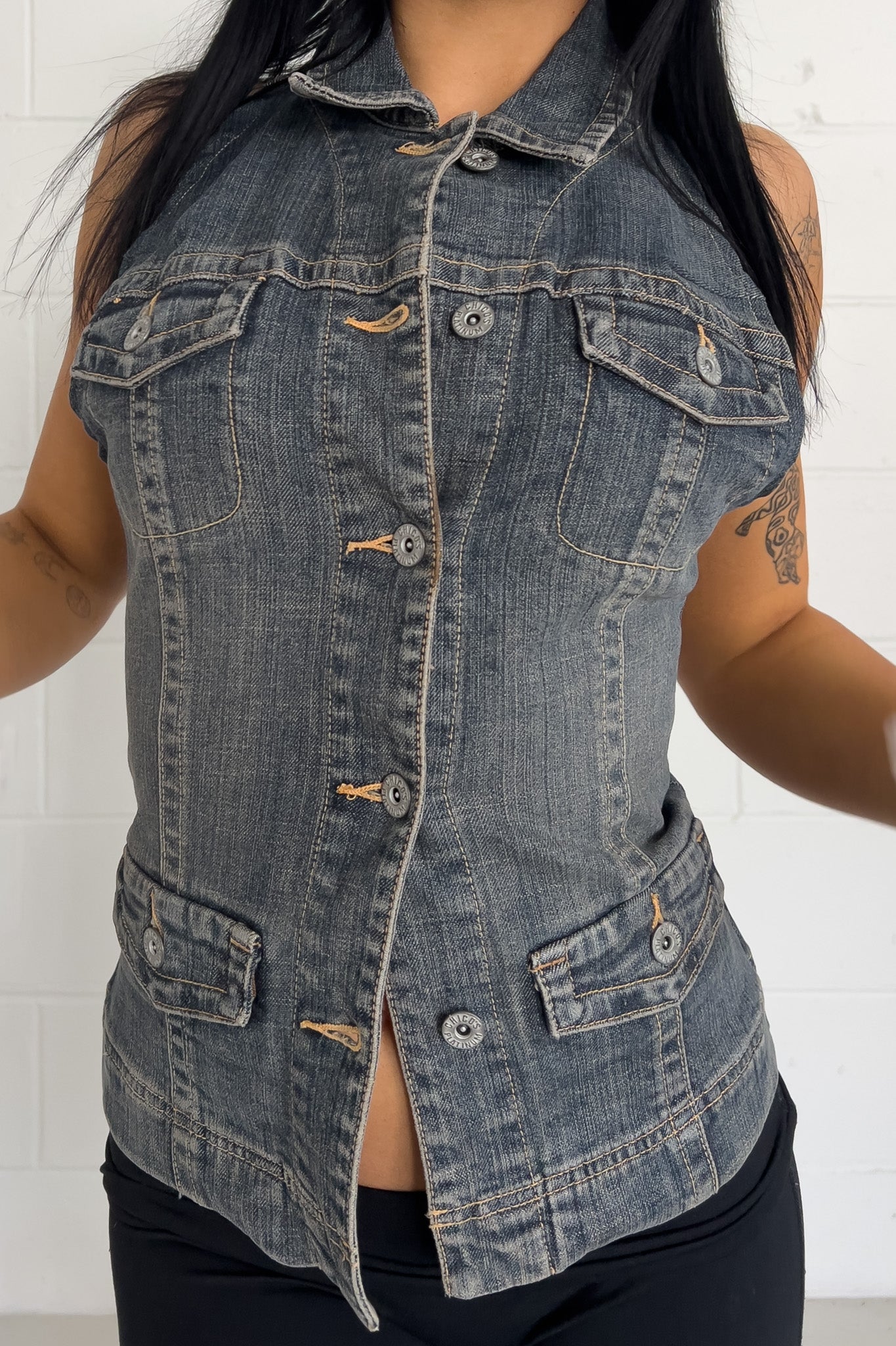 reworked denim vest ★ Size est medium