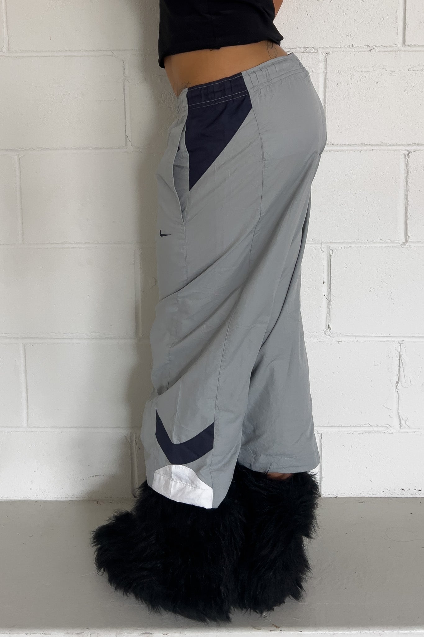 NIKE grey track capris ★ Size labelled medium