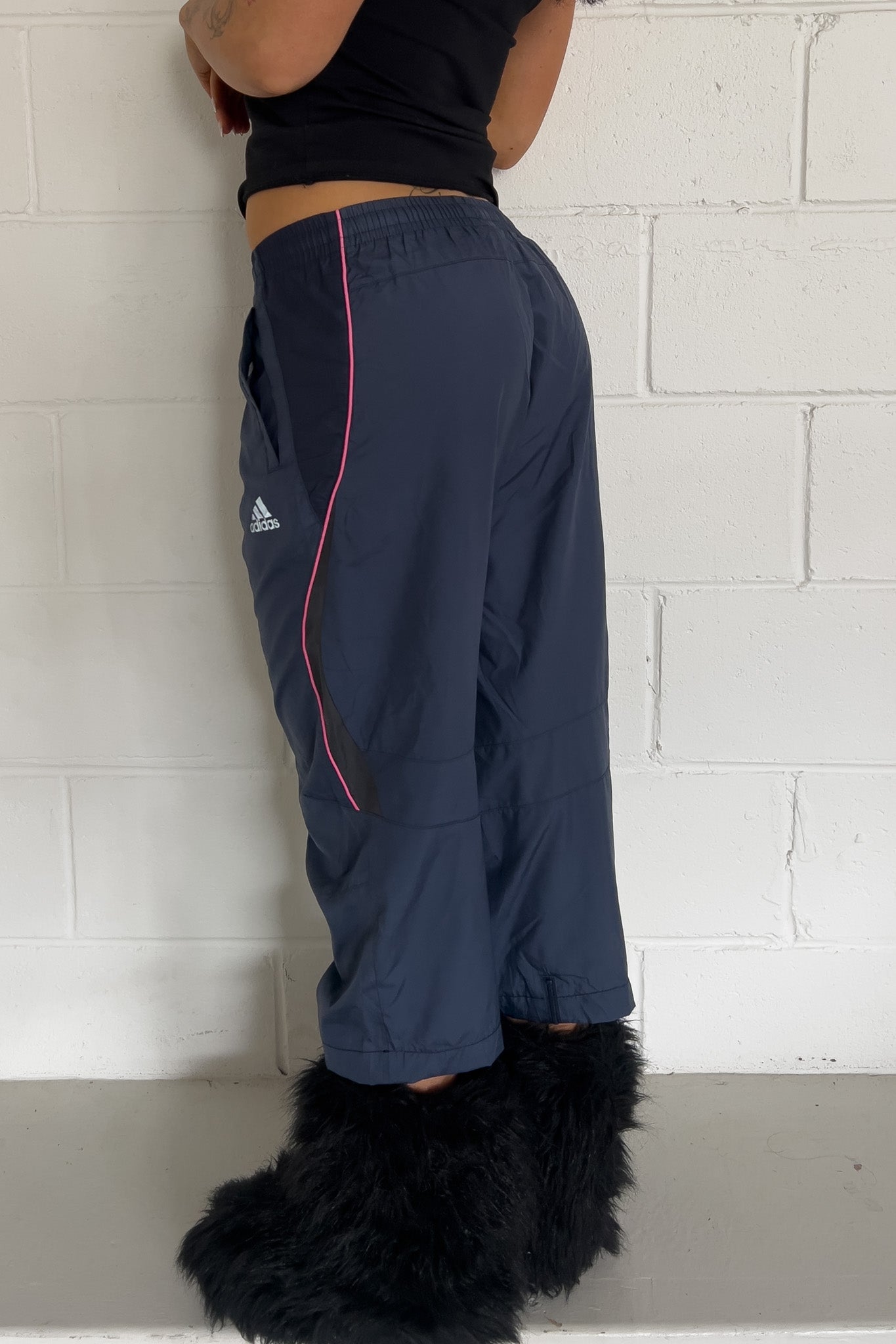 ADIDAS navy + pink stripe track capris ★ Size labelled 12