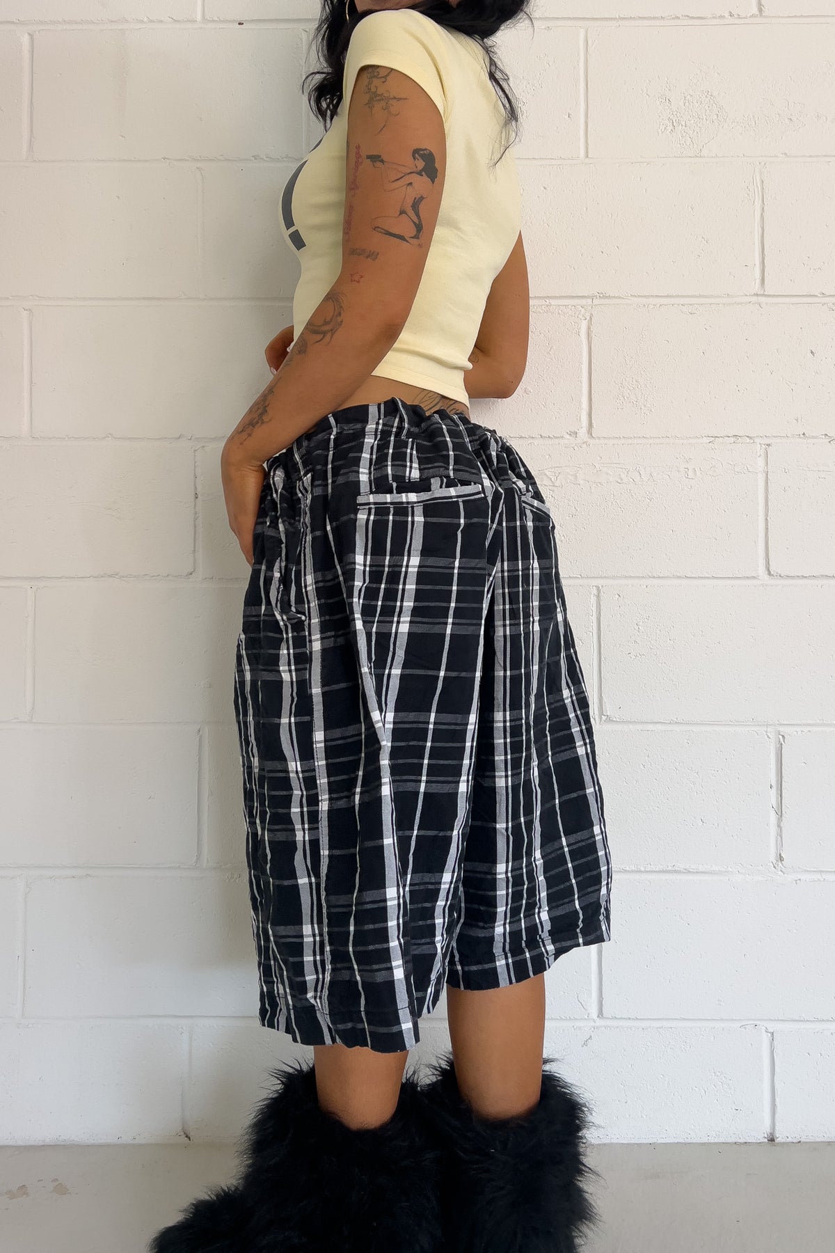 BROKEN-IN black plaid short ★ One size adjustable waist