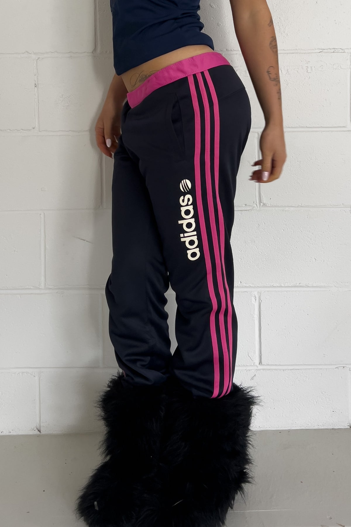 ADIDAS pink & navy stripe trackpants ★ Size labelled M (J)