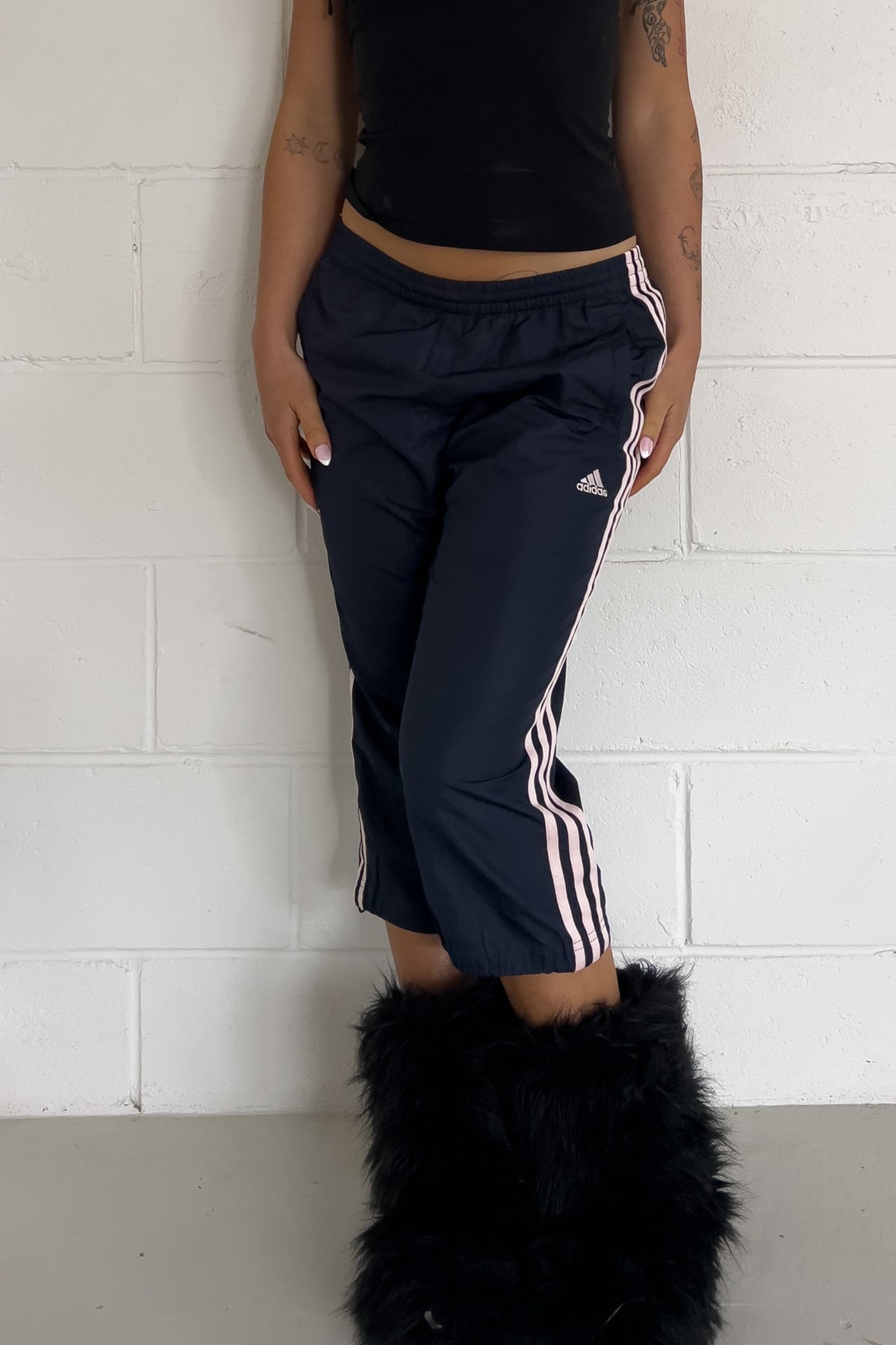 ADIDAS navy + baby pink capris ★ Size labelled L (J)