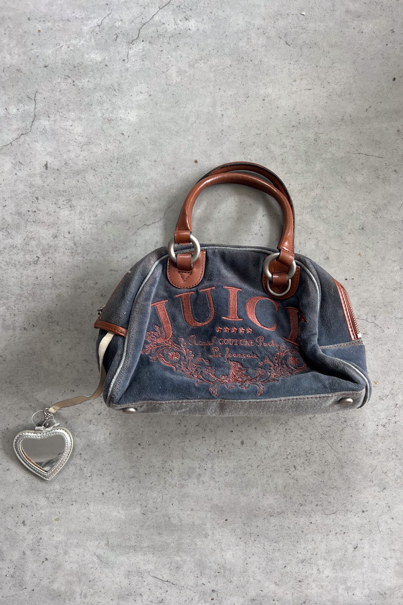 JUICY LOVES COUTURISTS velour bowler bag ★