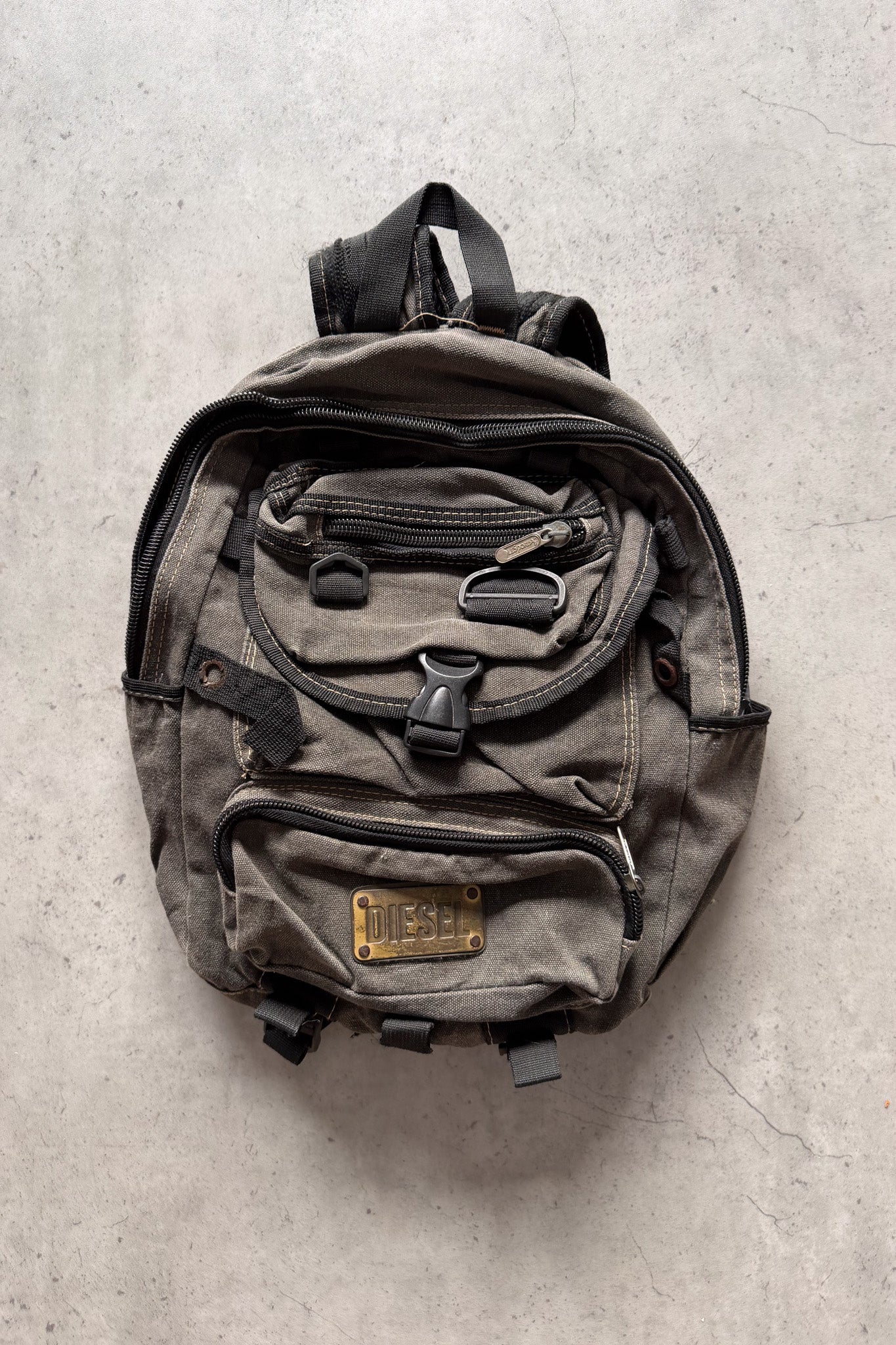 DIESEL born dark grey backpack ★