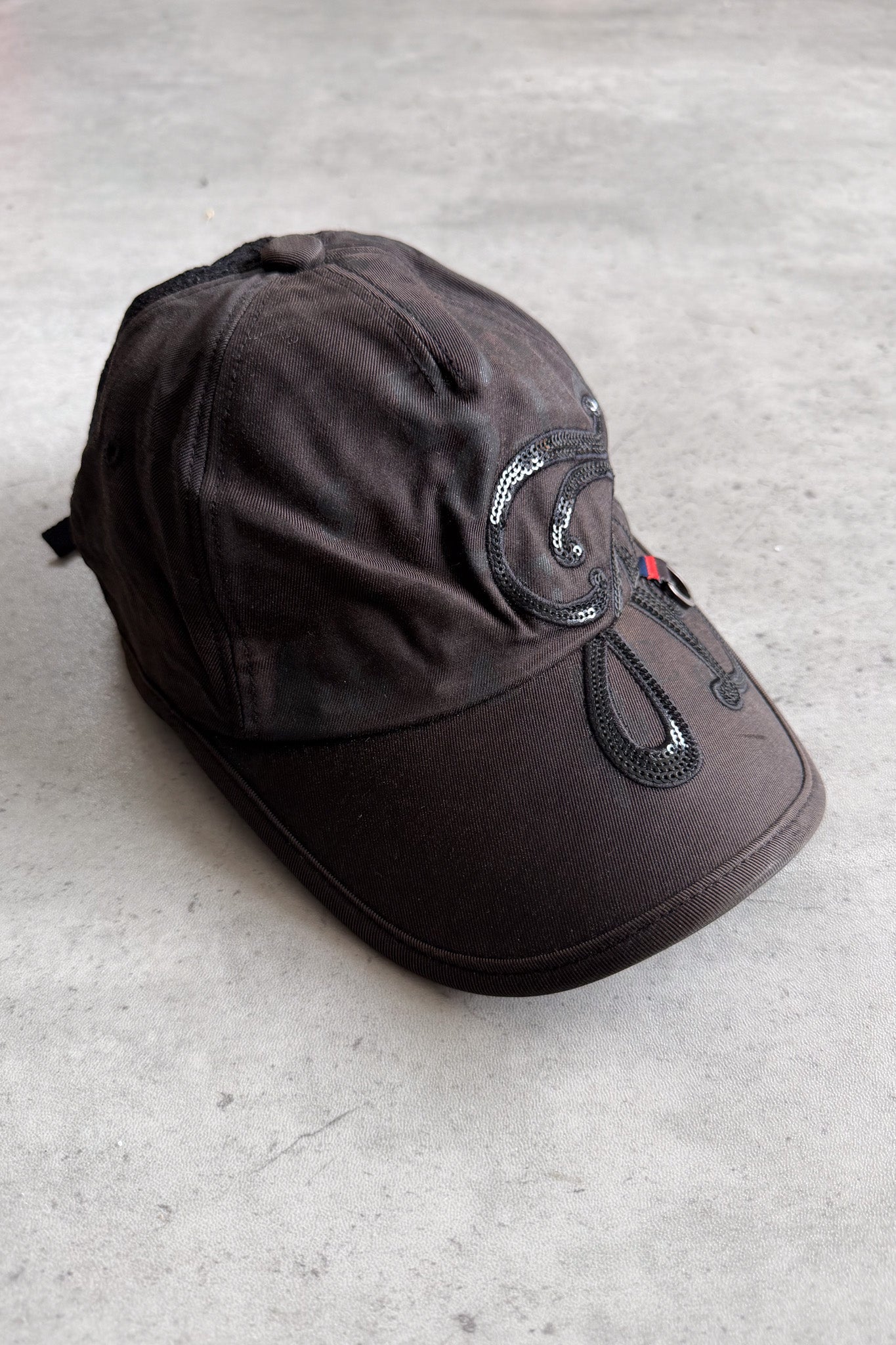 Sequin swirl black cap