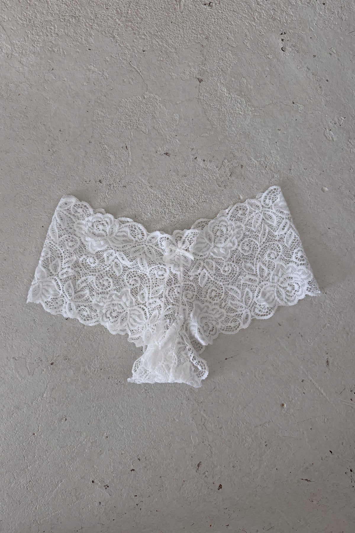 White lacy festival booty shorts ★ ONE SIZE