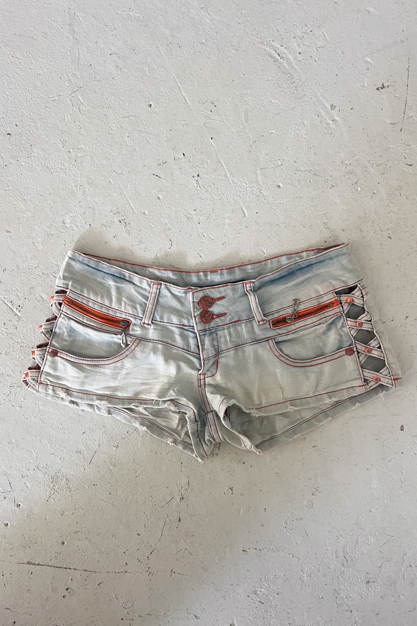 Open slit mini denim shorts