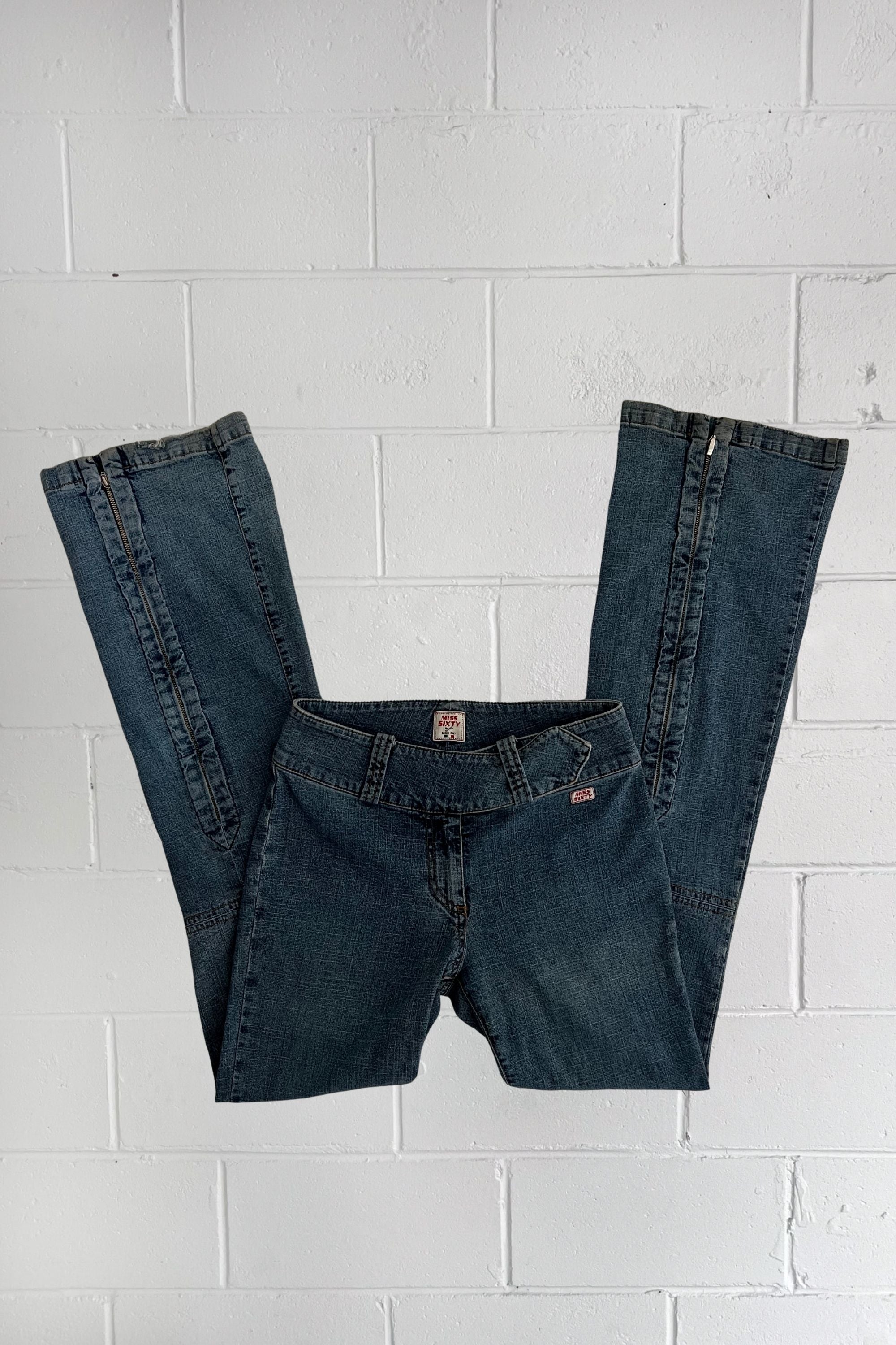 MISS SIXTY low waisted jeans ft. in-built belt ★ Size 27