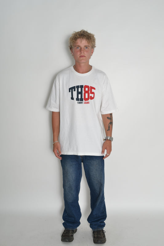 TOMMY HILFIGER 'TH85' vintage T-Shirt