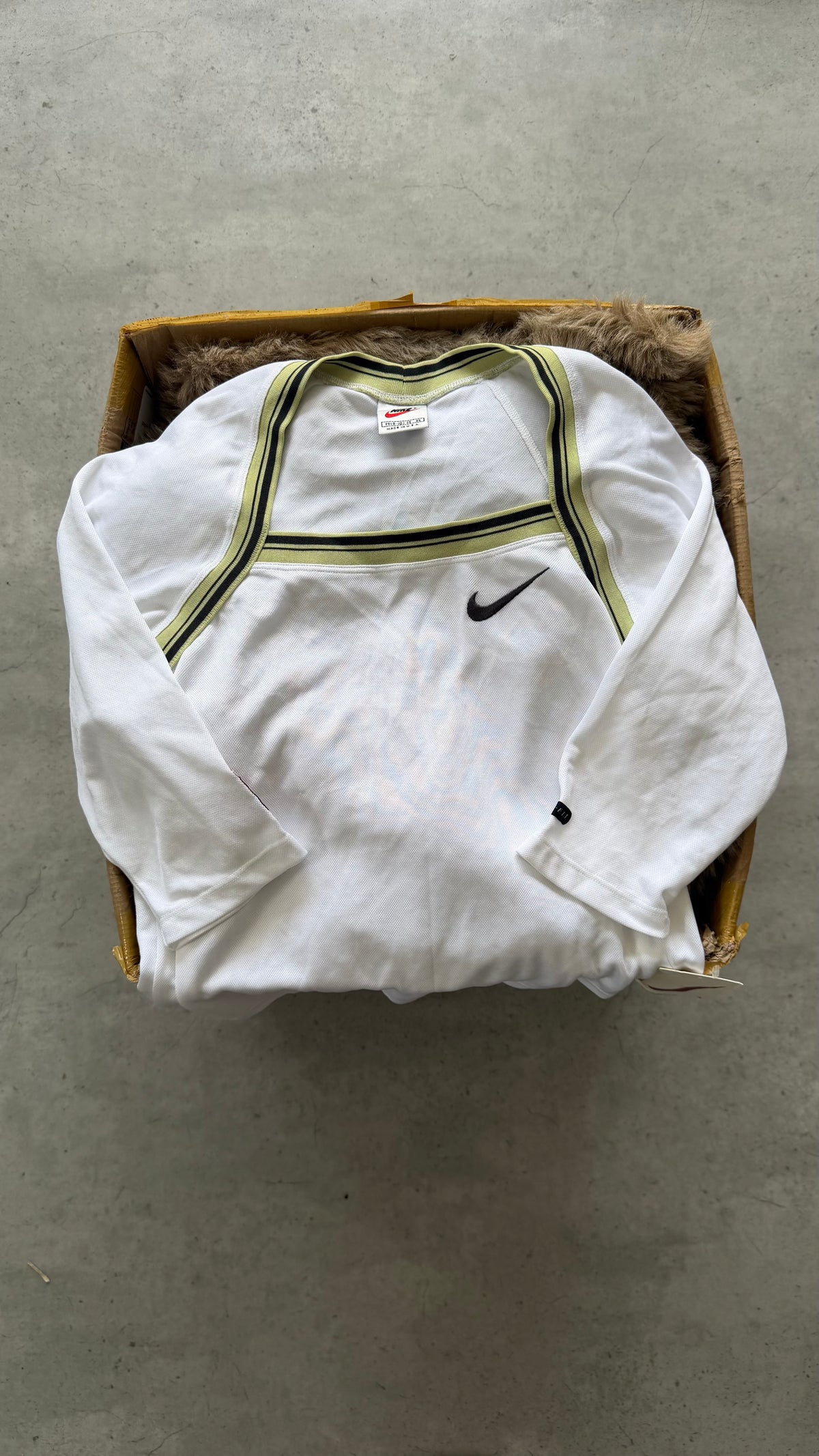 NIKE white & green longsleeve ★ Size medium
