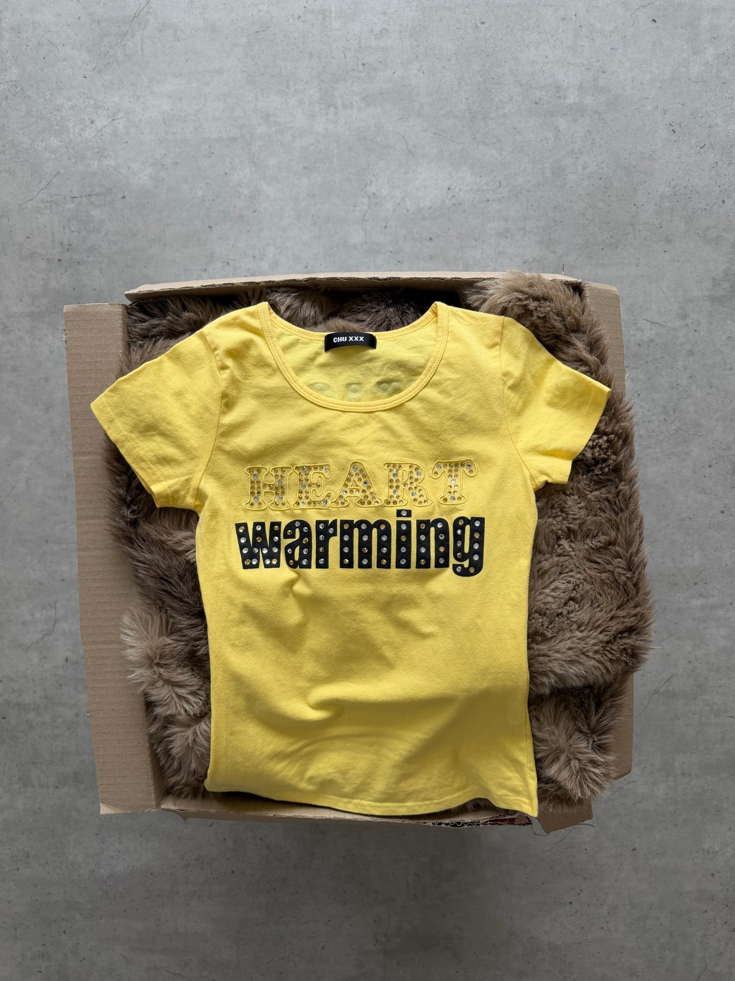 CHU XXX yellow "heart warming" tee ★ Size est small