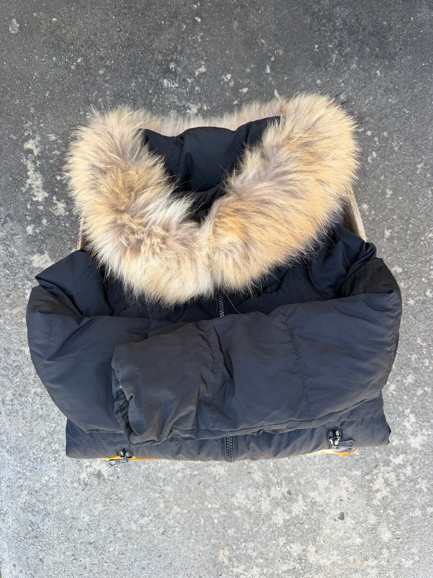 Black fluffy jacket ★ Size est small